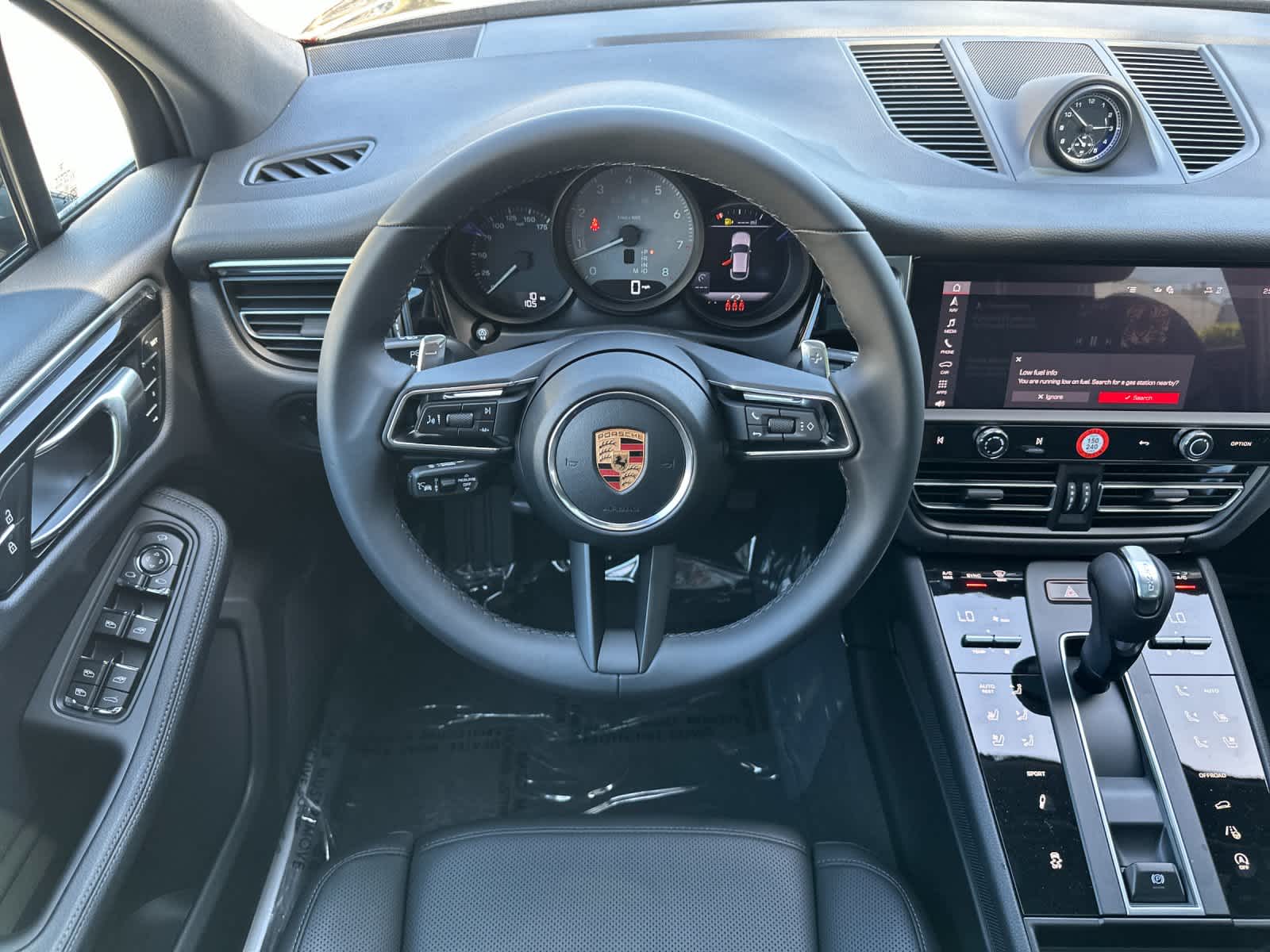 Thumbnail: 2026 Porsche Macan - 15
