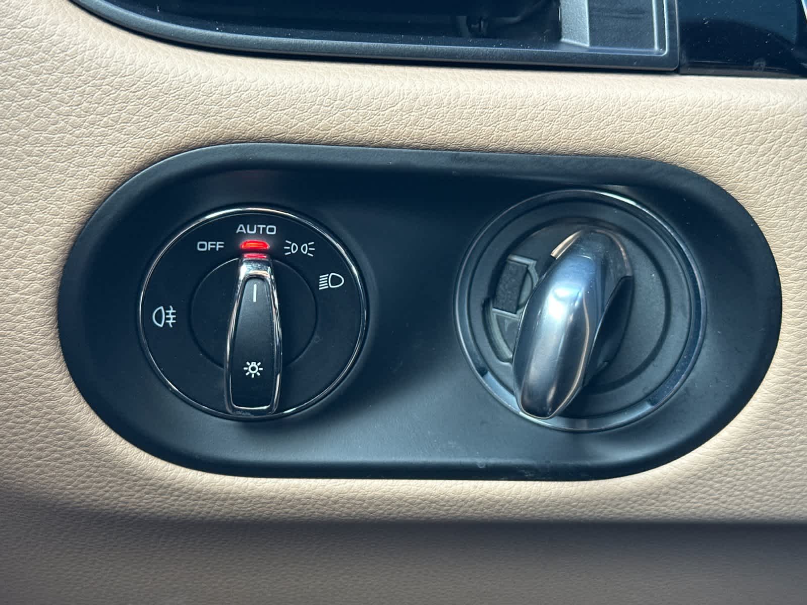 Thumbnail: 2025 Porsche Macan - 30