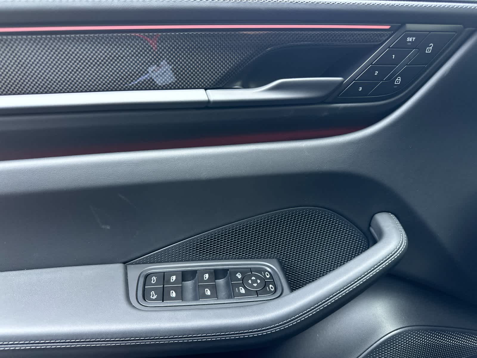 Thumbnail: 2026 Porsche Macan - 12