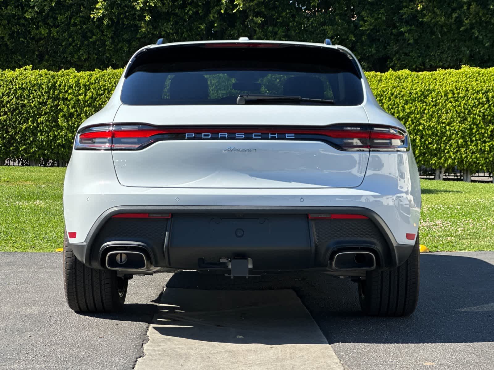 Thumbnail: 2026 Porsche Macan - 7