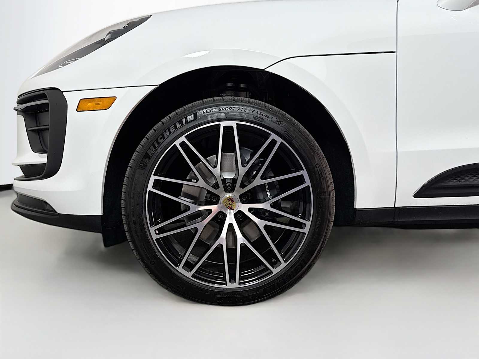 Thumbnail: 2026 Porsche Macan - 24