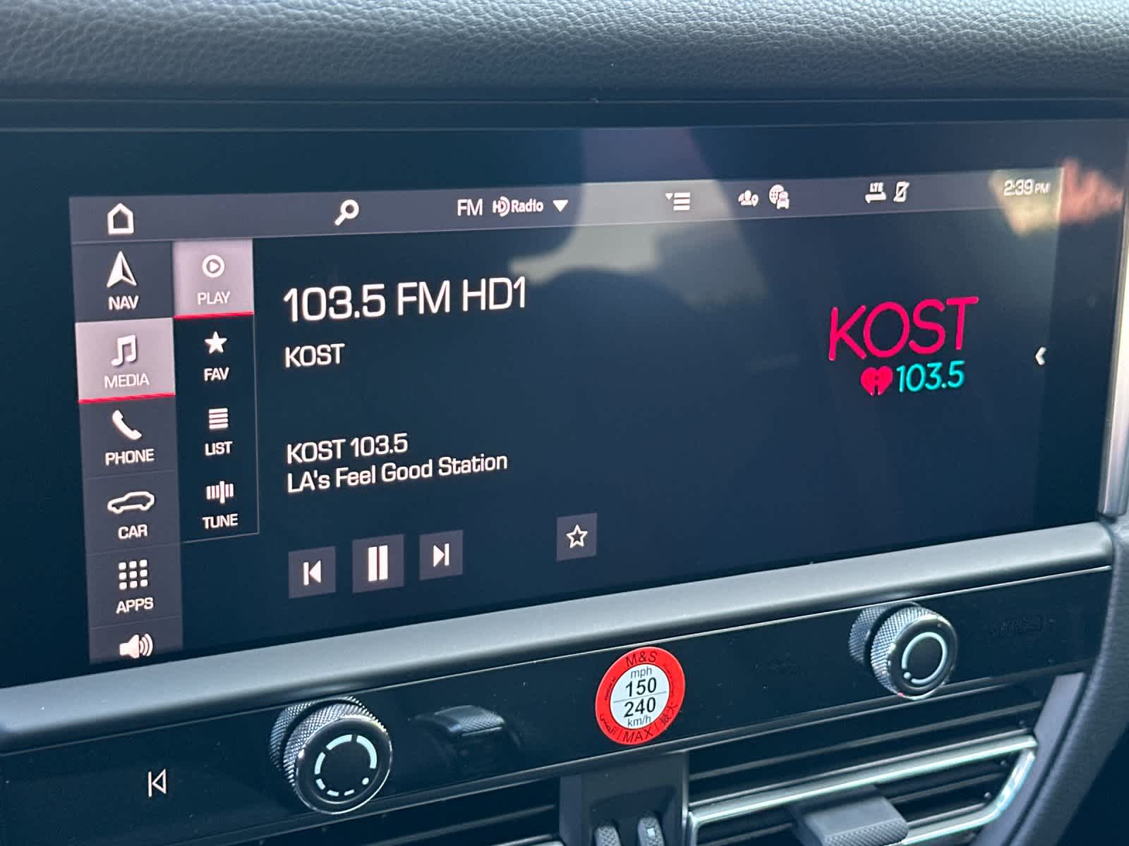 Thumbnail: 2026 Porsche Macan - 21