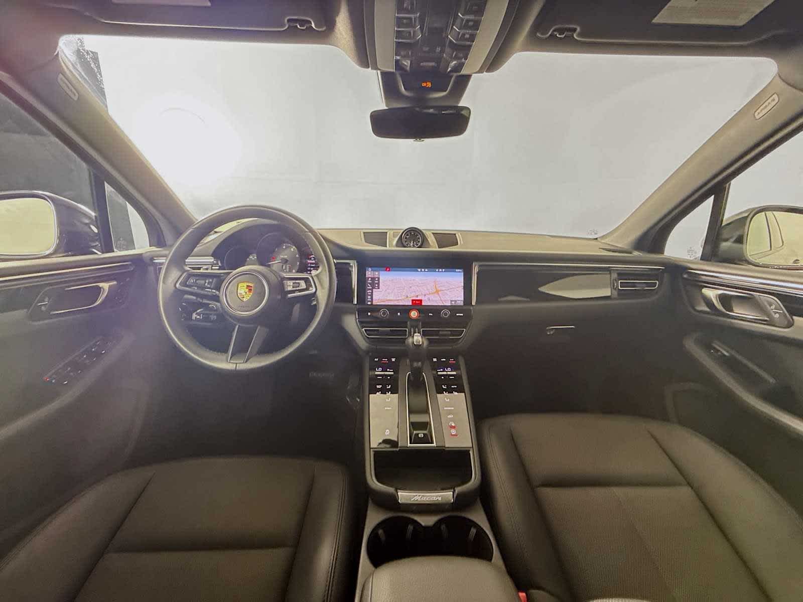 Thumbnail: 2025 Porsche Macan - 27