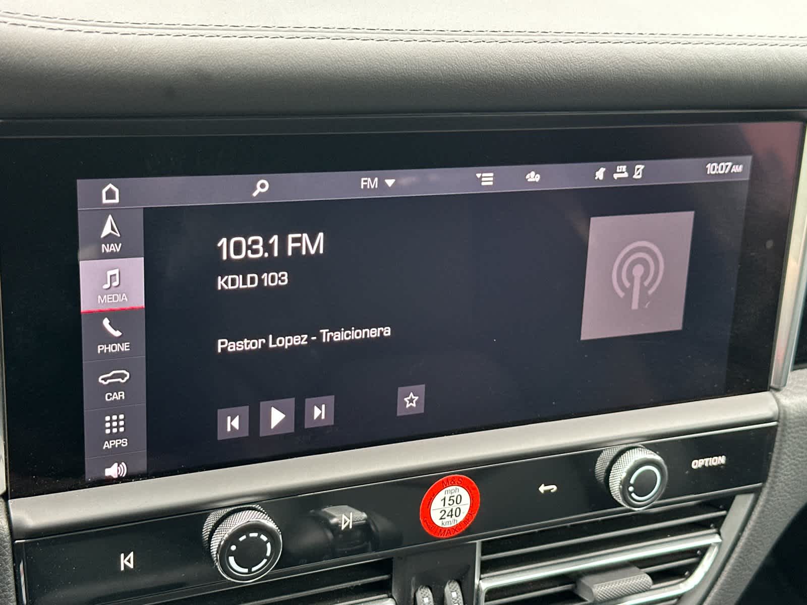 Thumbnail: 2025 Porsche Macan - 21