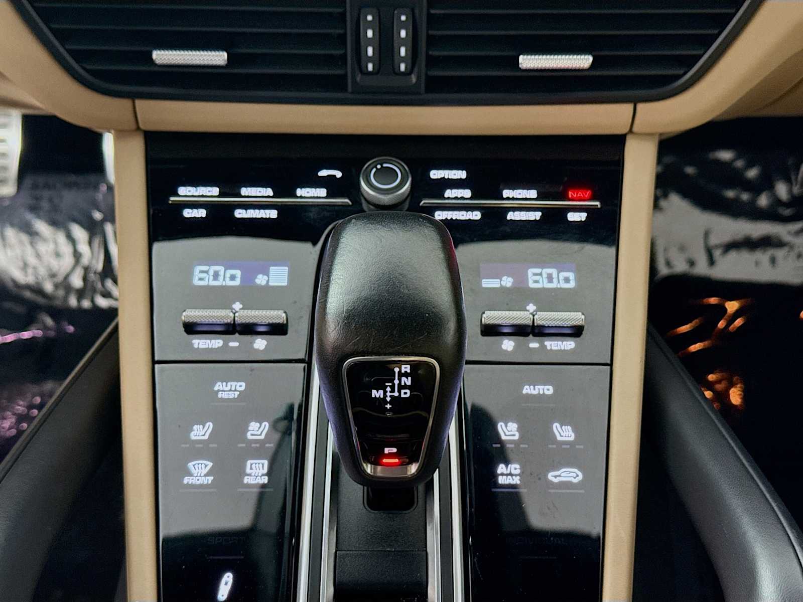 Thumbnail: 2022 Porsche Cayenne - 13