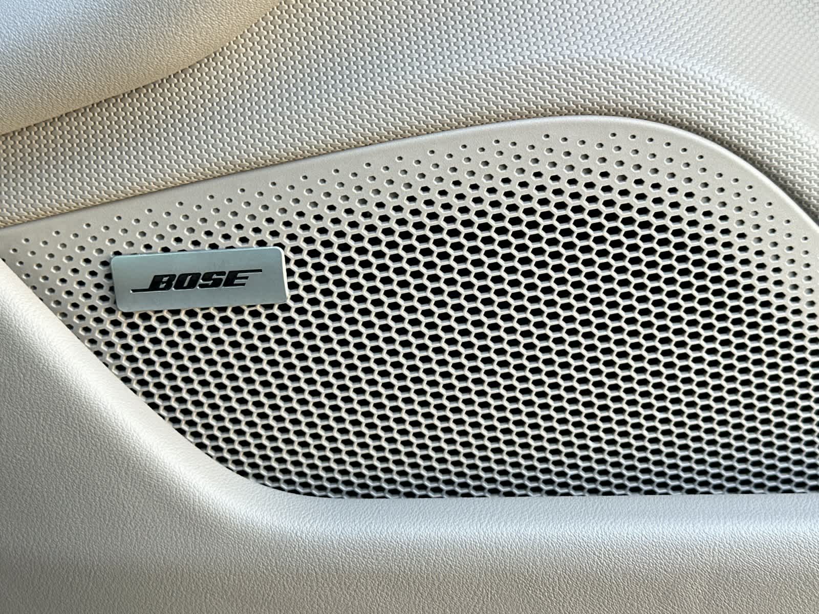 Thumbnail: 2022 Porsche Taycan - 19