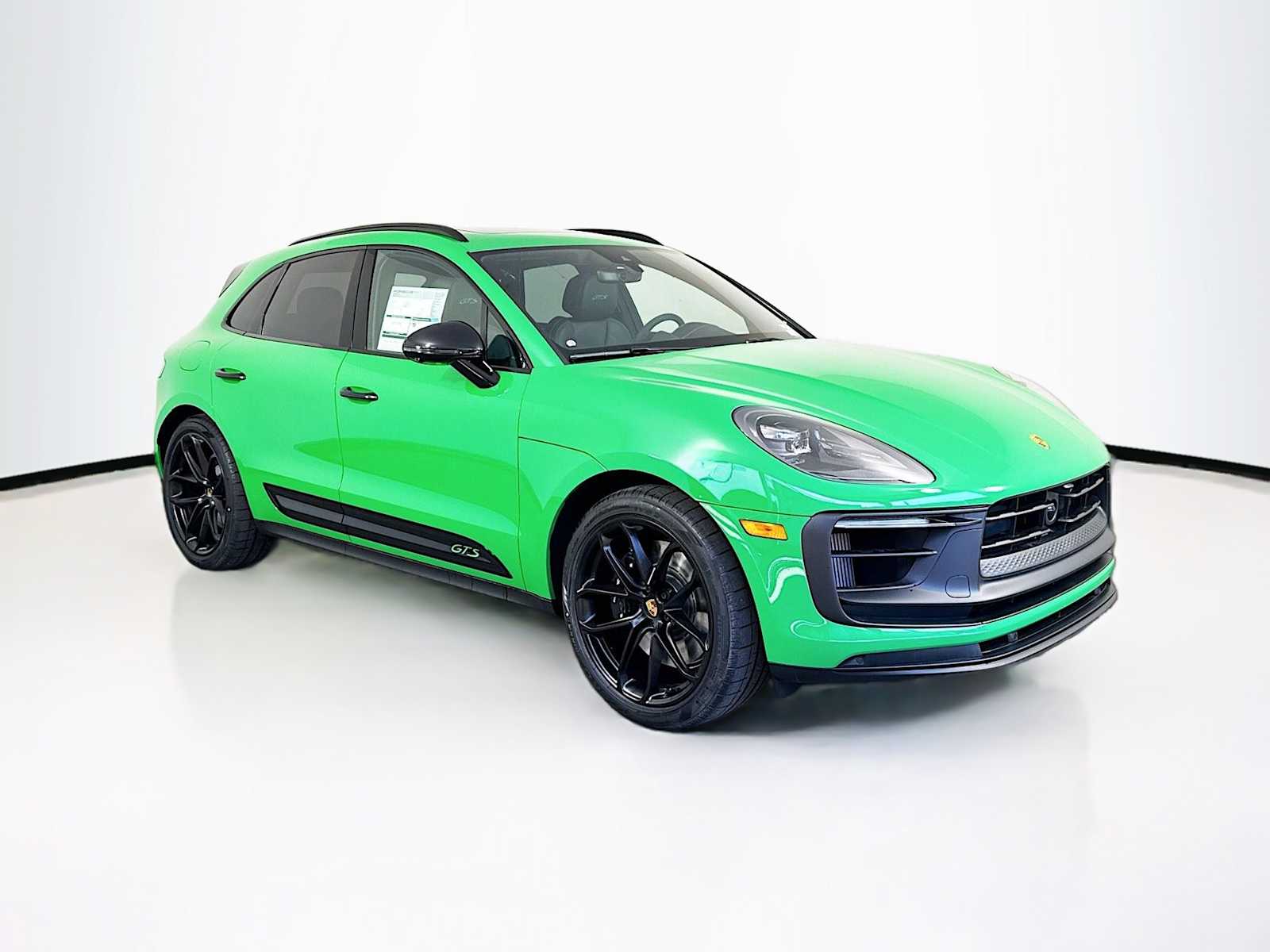 Thumbnail: 2025 Porsche Macan - 7