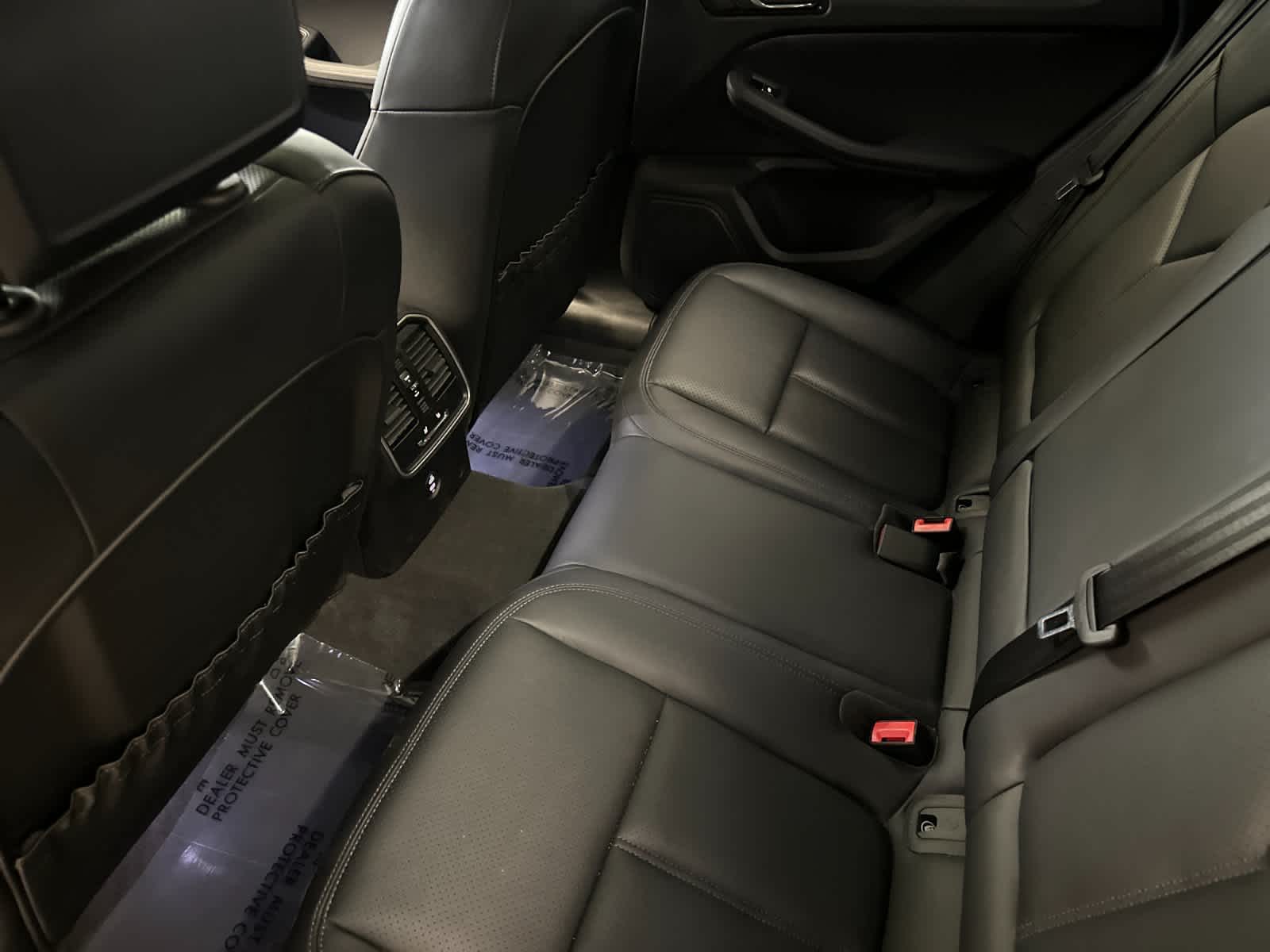 Thumbnail: 2025 Porsche Macan - 12