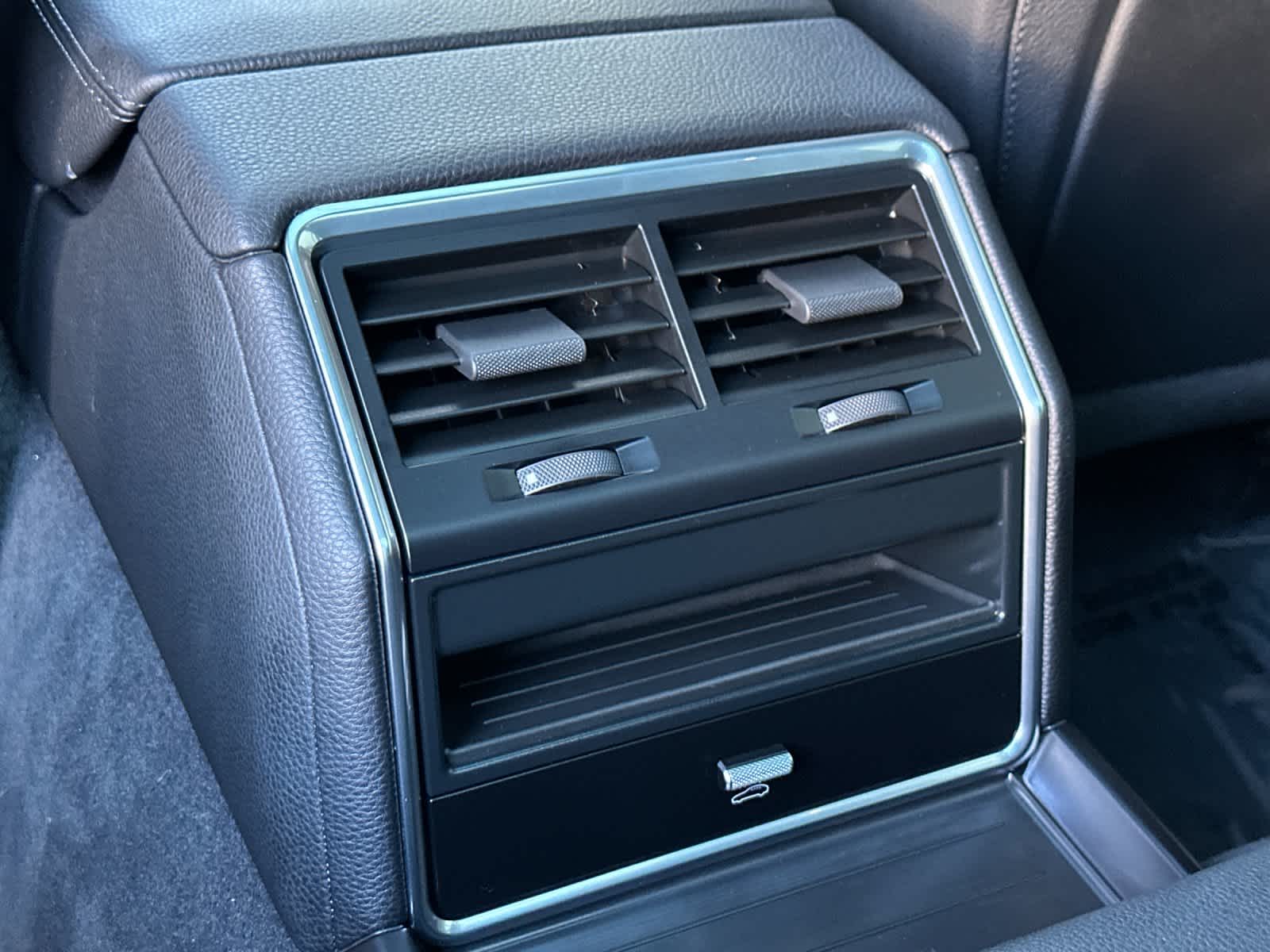 Thumbnail: 2021 Porsche Panamera - 14