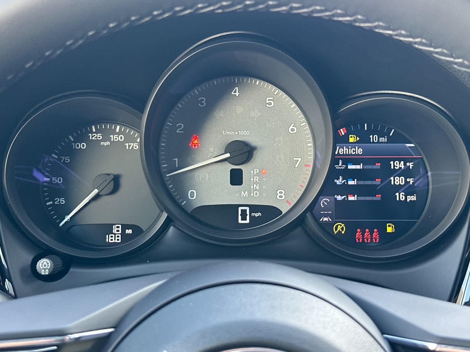 Thumbnail: 2026 Porsche Macan - 29