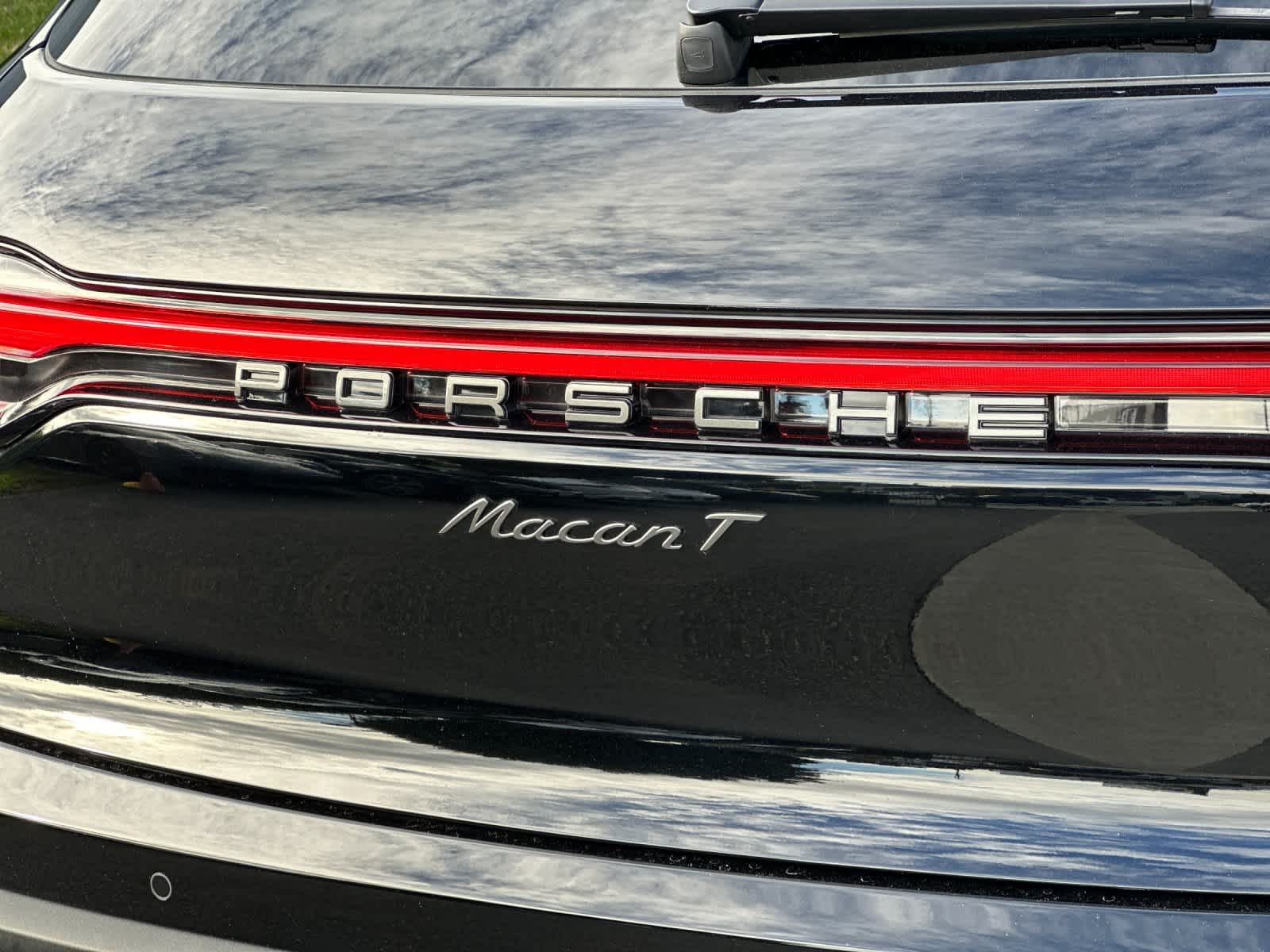 Thumbnail: 2025 Porsche Macan - 31