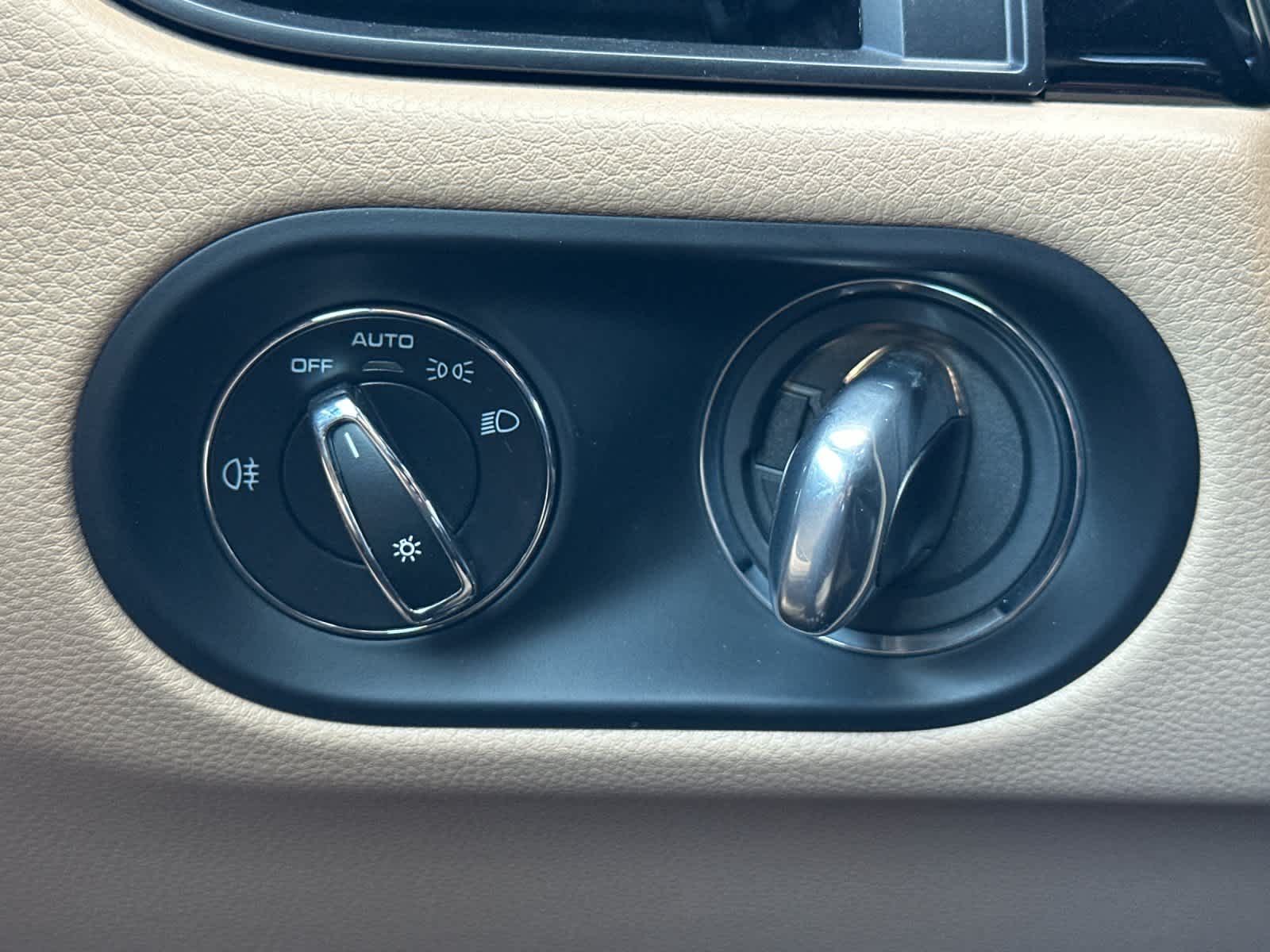 Thumbnail: 2025 Porsche Macan - 29