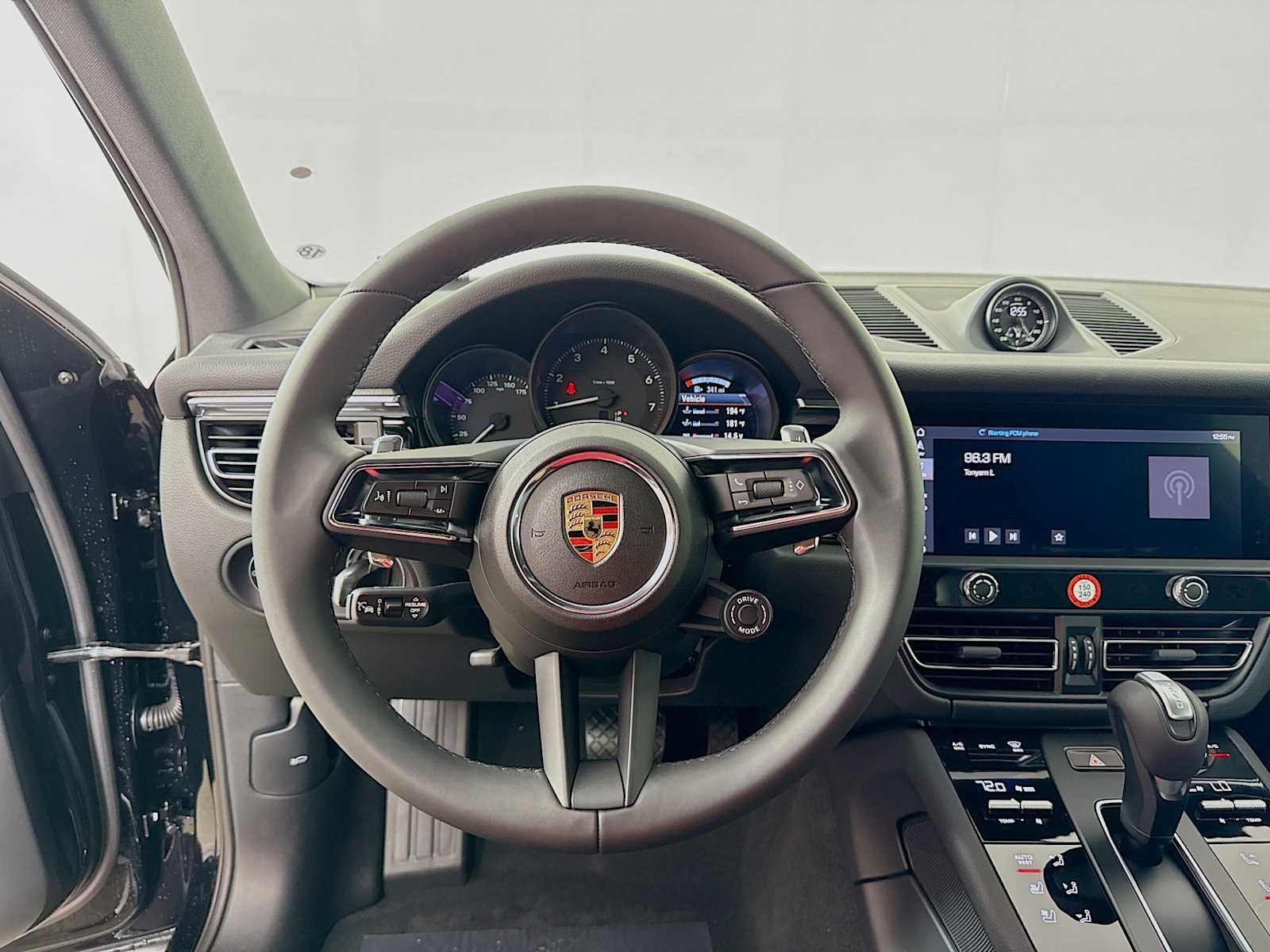 Thumbnail: 2025 Porsche Macan - 12