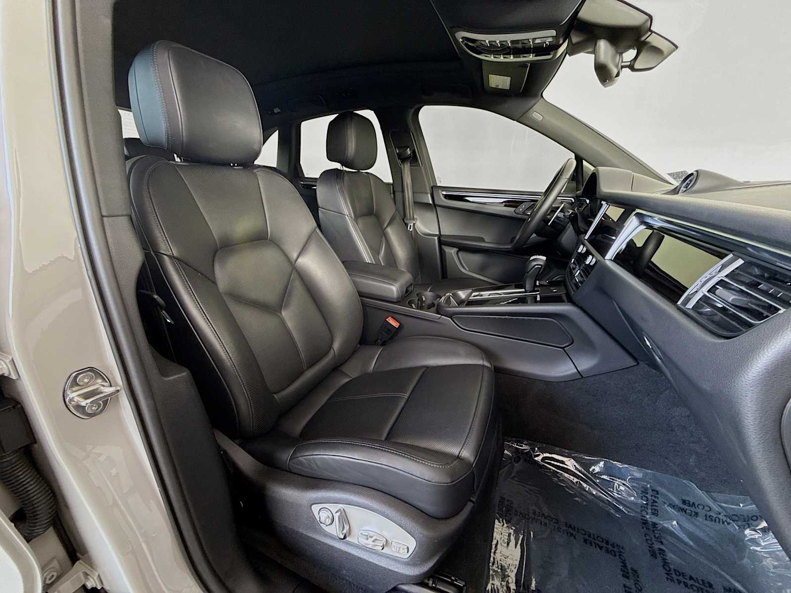 Thumbnail: 2024 Porsche Macan - 23