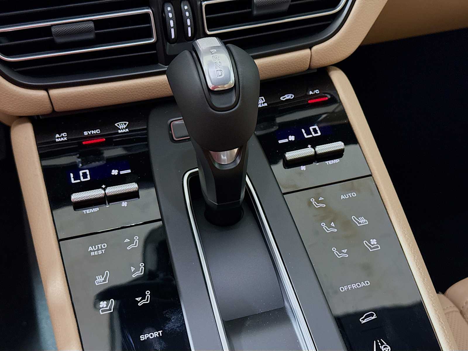 Thumbnail: 2025 Porsche Macan - 13