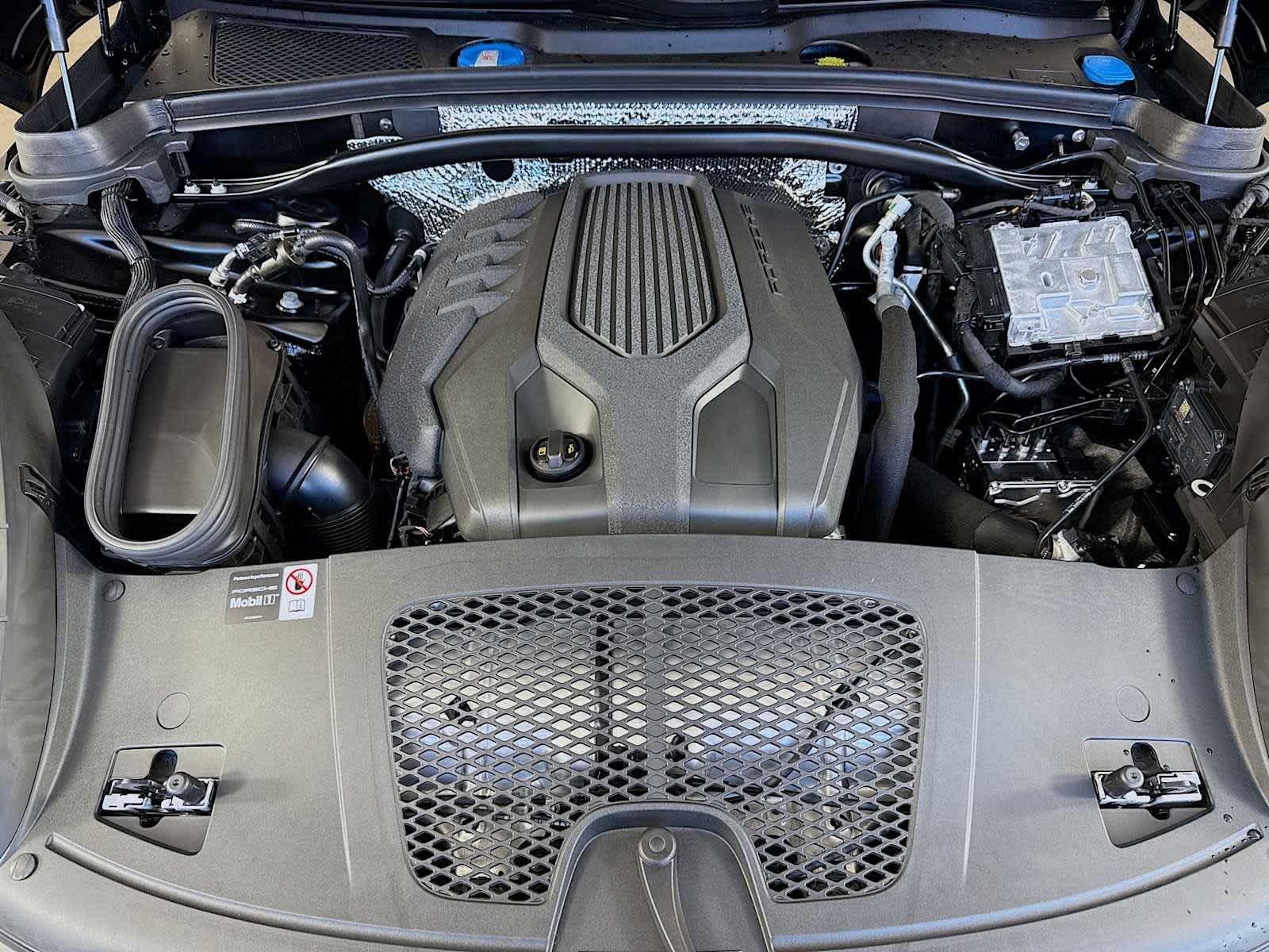 Thumbnail: 2026 Porsche Macan - 23