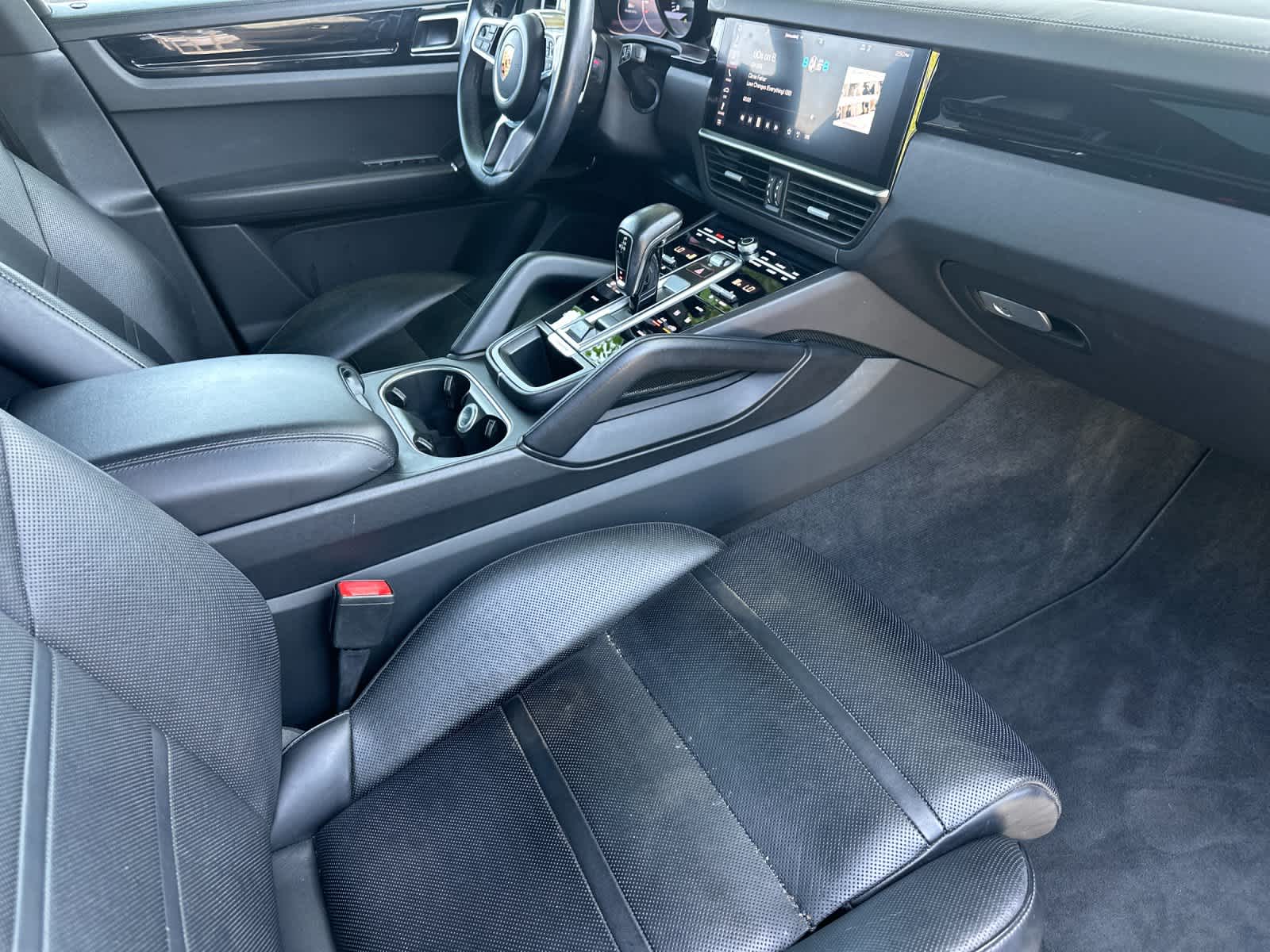 Thumbnail: 2019 Porsche Cayenne - 17