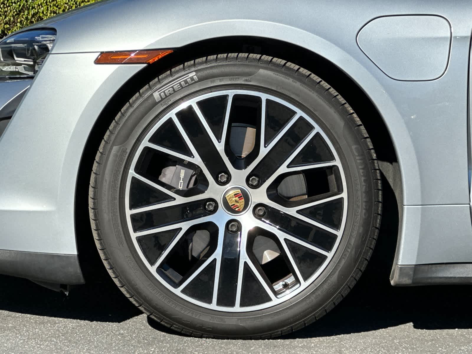 Thumbnail: 2022 Porsche Taycan - 29