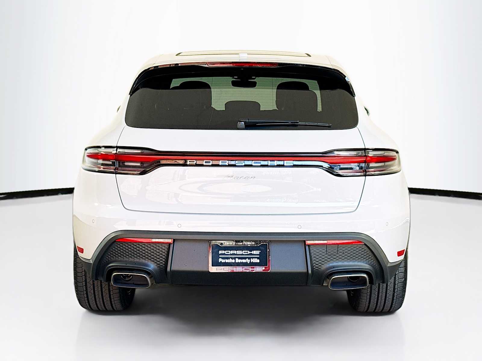 Thumbnail: 2026 Porsche Macan - 10