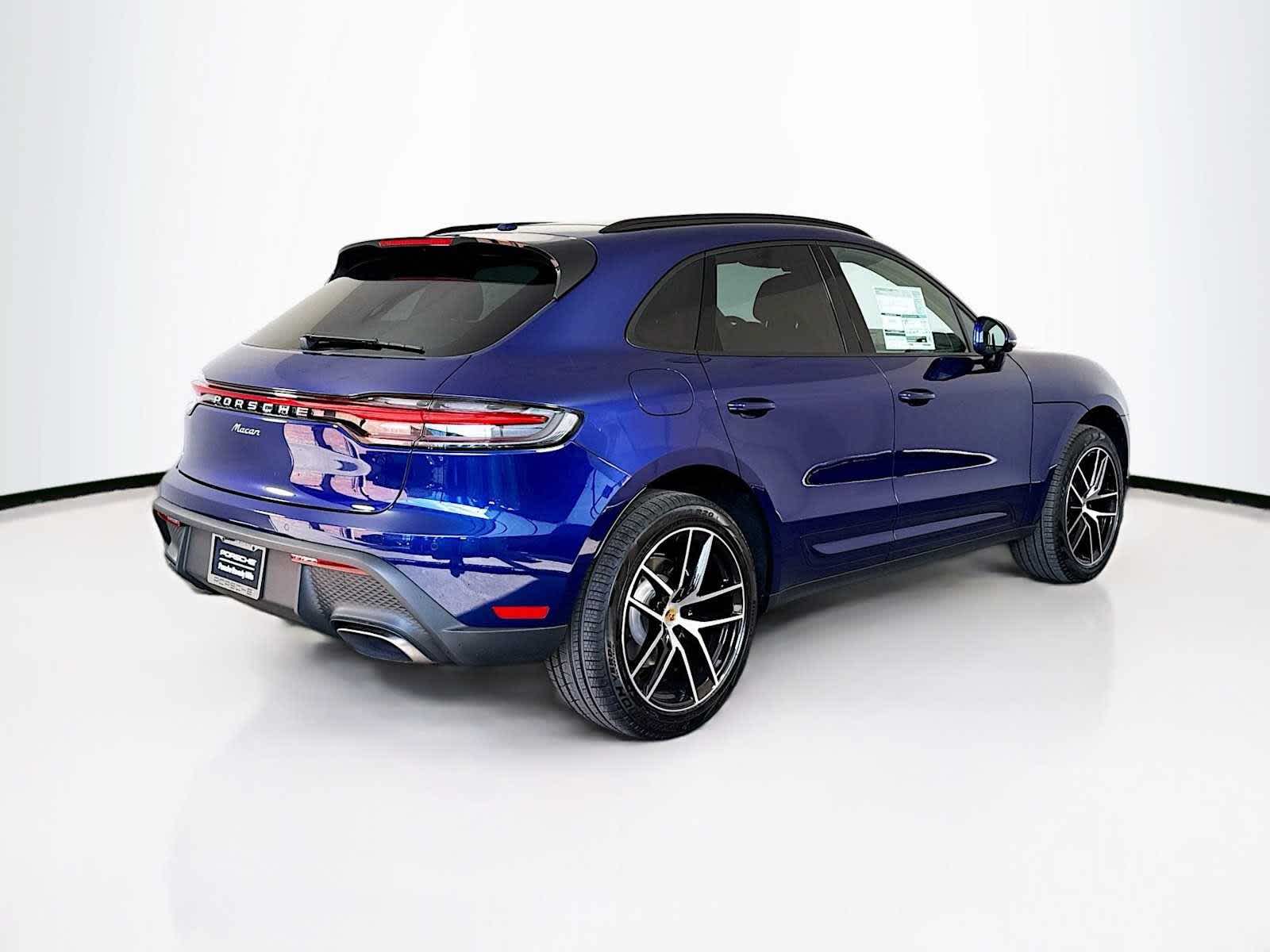 Thumbnail: 2026 Porsche Macan - 9