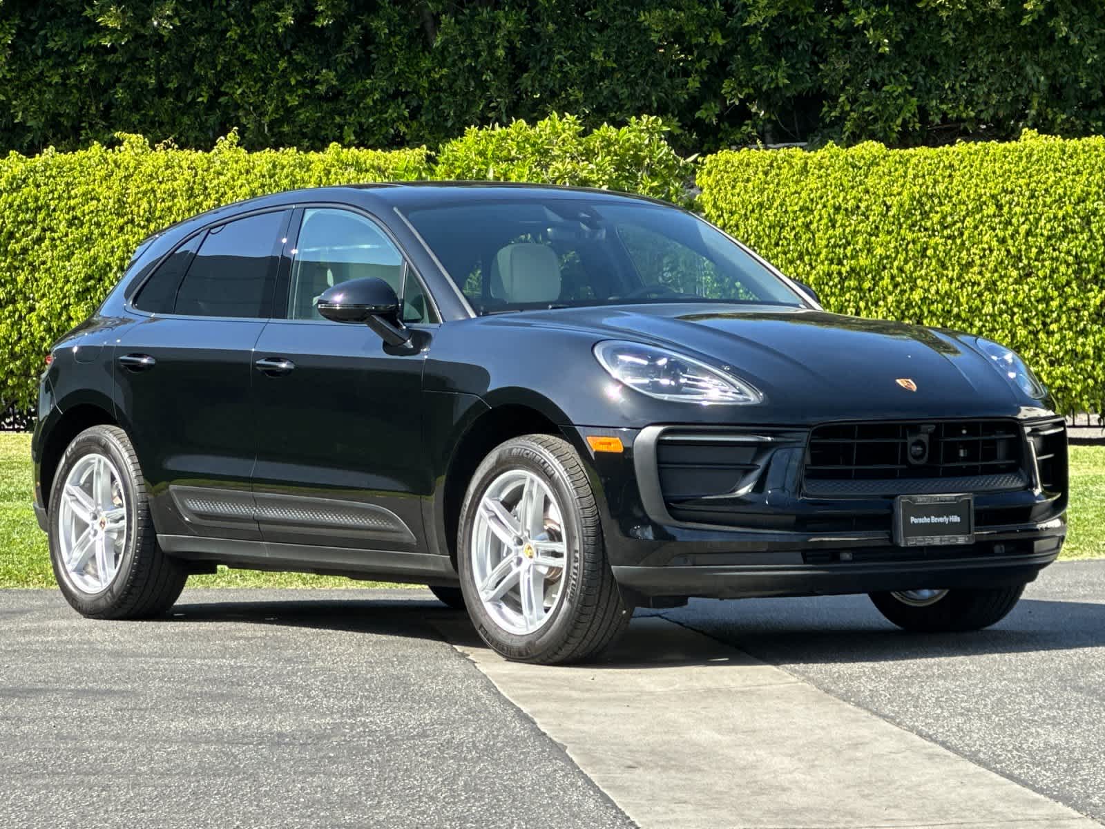 Thumbnail: 2025 Porsche Macan - 10