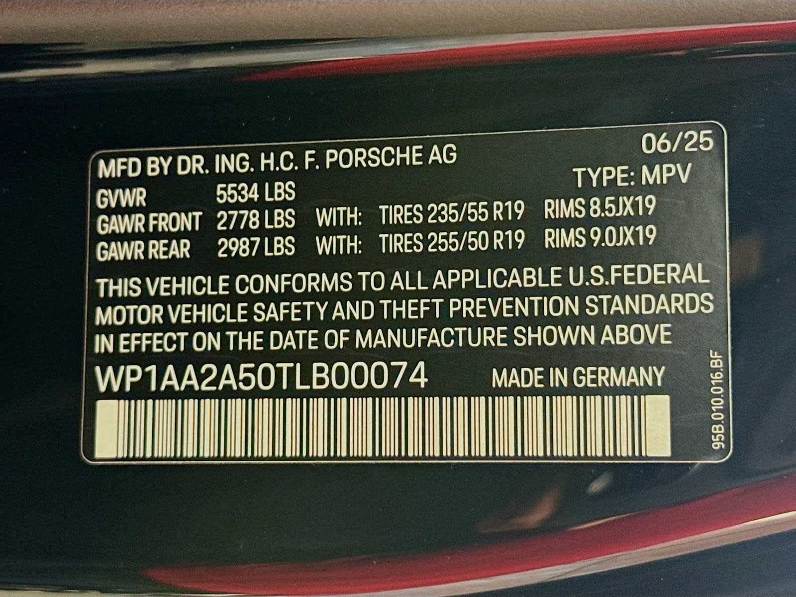 Thumbnail: 2026 Porsche Macan - 25