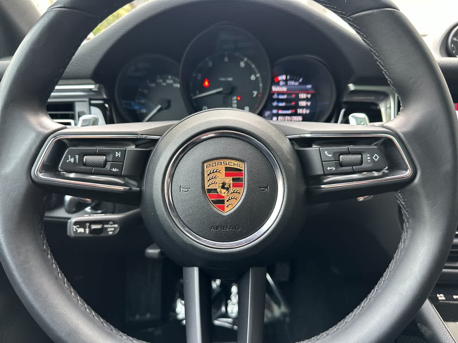 Thumbnail: 2025 Porsche Macan - 25