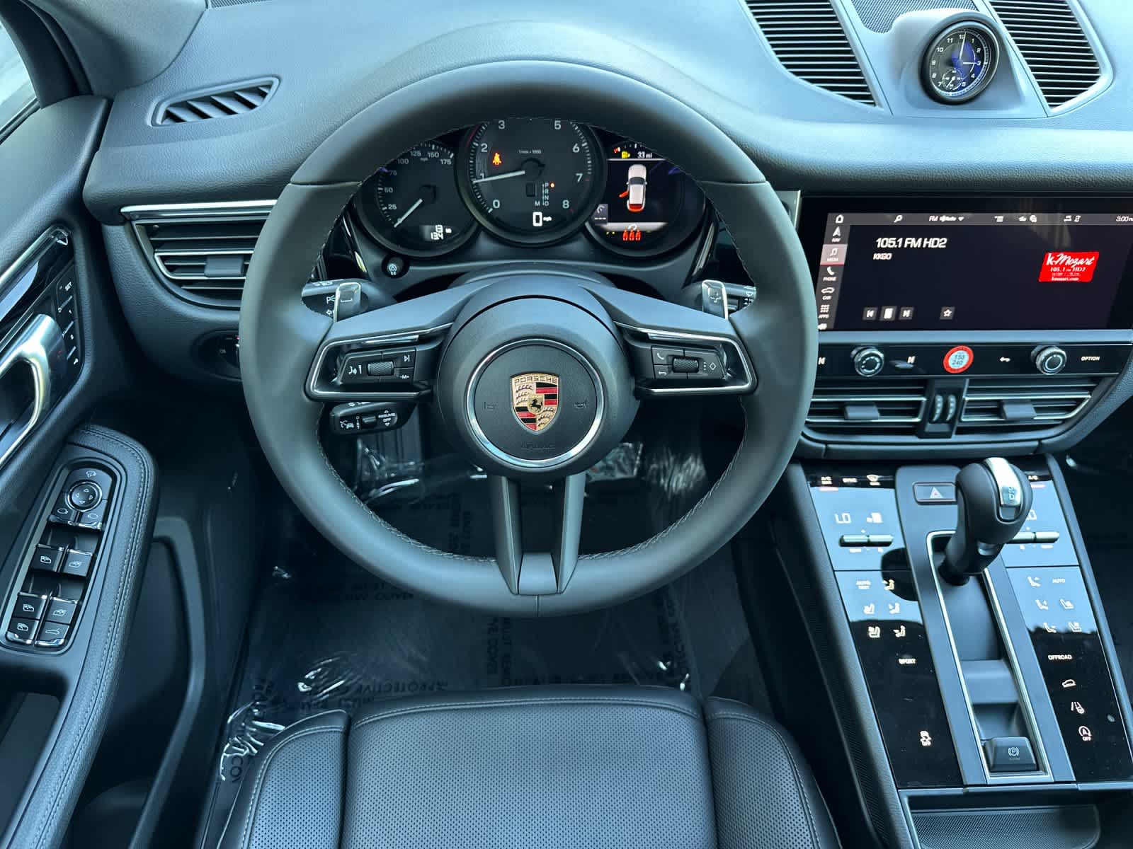 Thumbnail: 2026 Porsche Macan - 15