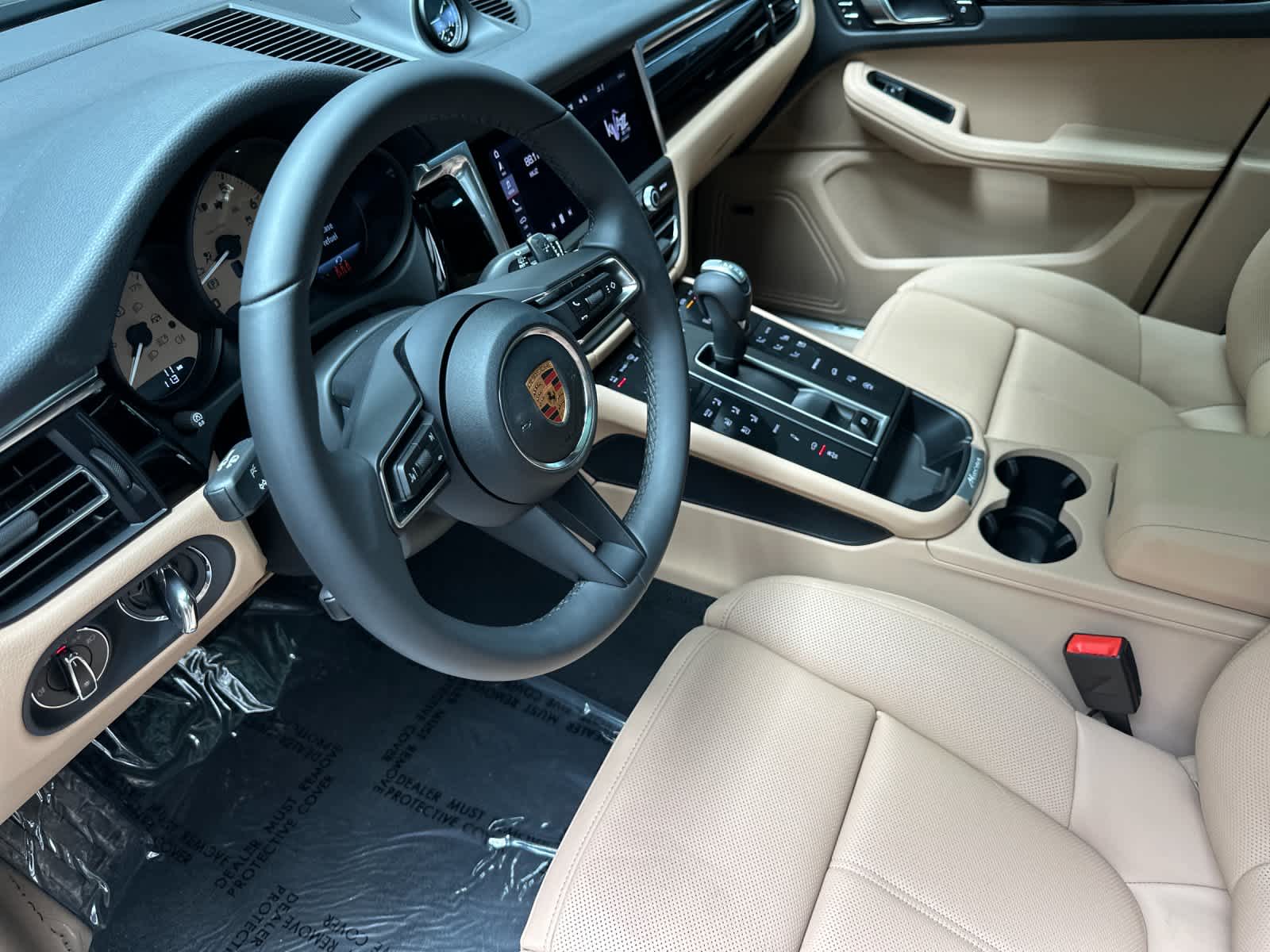 Thumbnail: 2026 Porsche Macan - 4