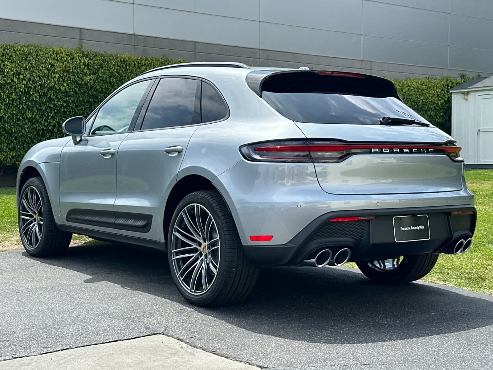 Thumbnail: 2026 Porsche Macan - 3