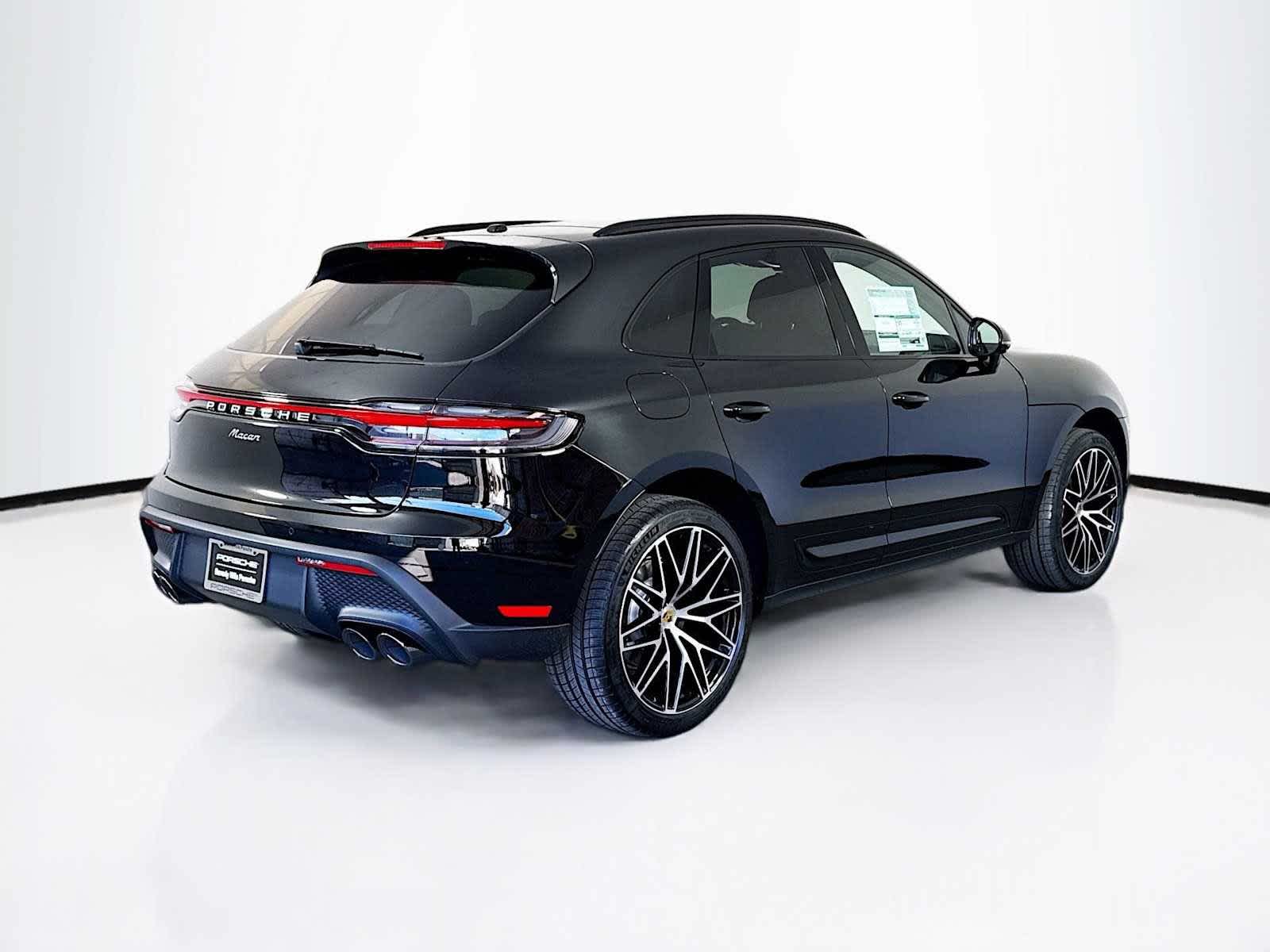 Thumbnail: 2026 Porsche Macan - 9