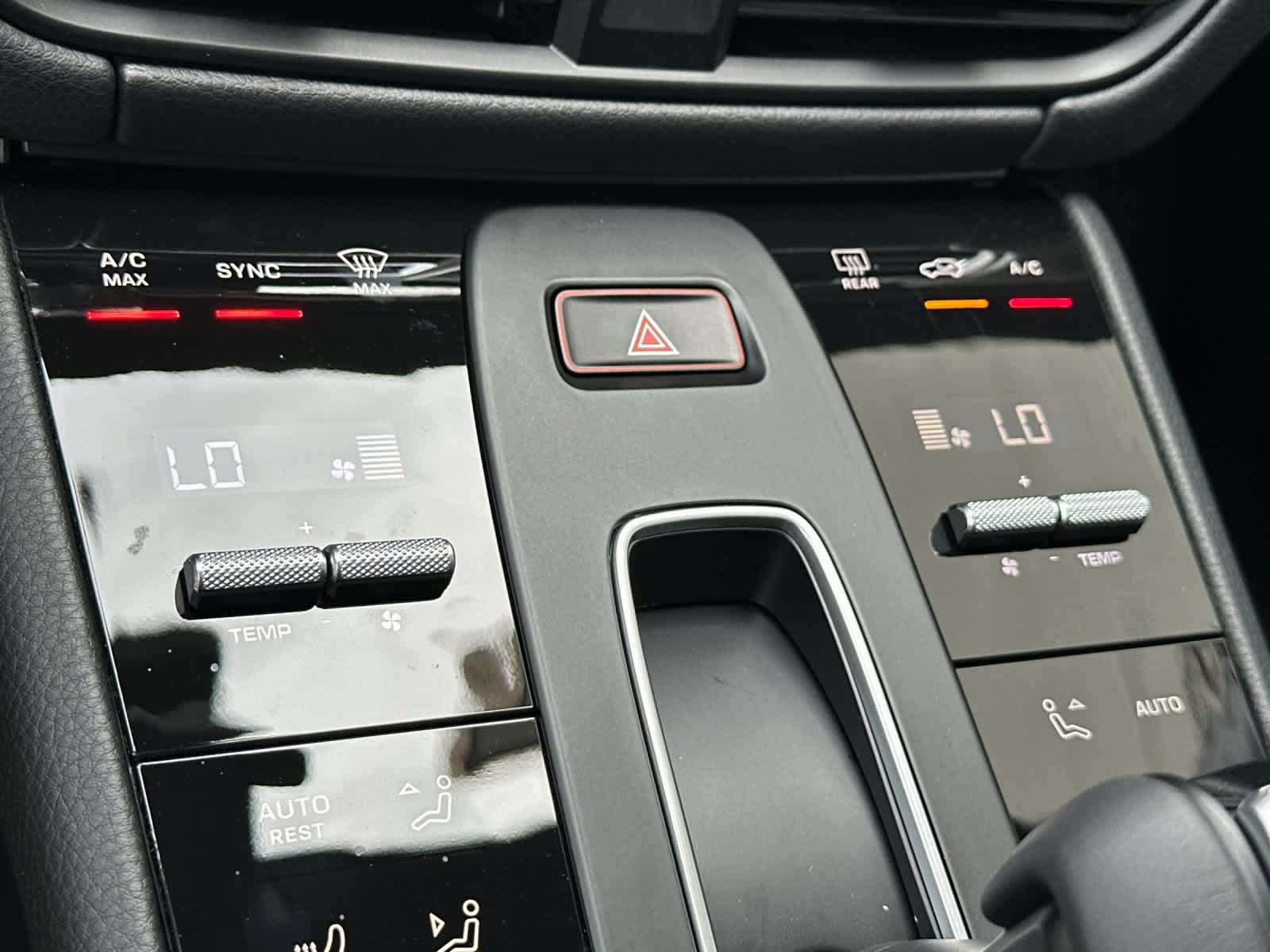 Thumbnail: 2026 Porsche Macan - 24