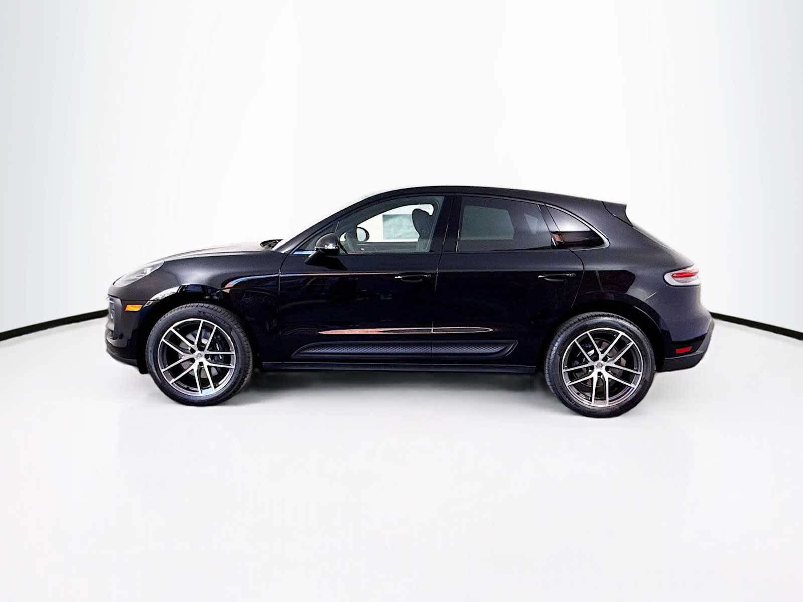Thumbnail: 2026 Porsche Macan - 2