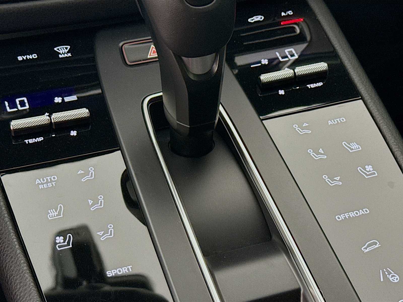 Thumbnail: 2024 Porsche Macan - 18