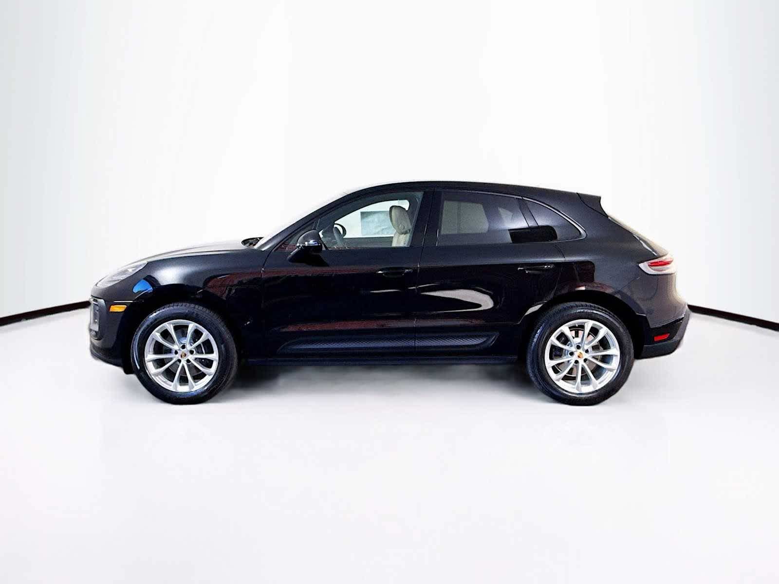 Thumbnail: 2026 Porsche Macan - 2