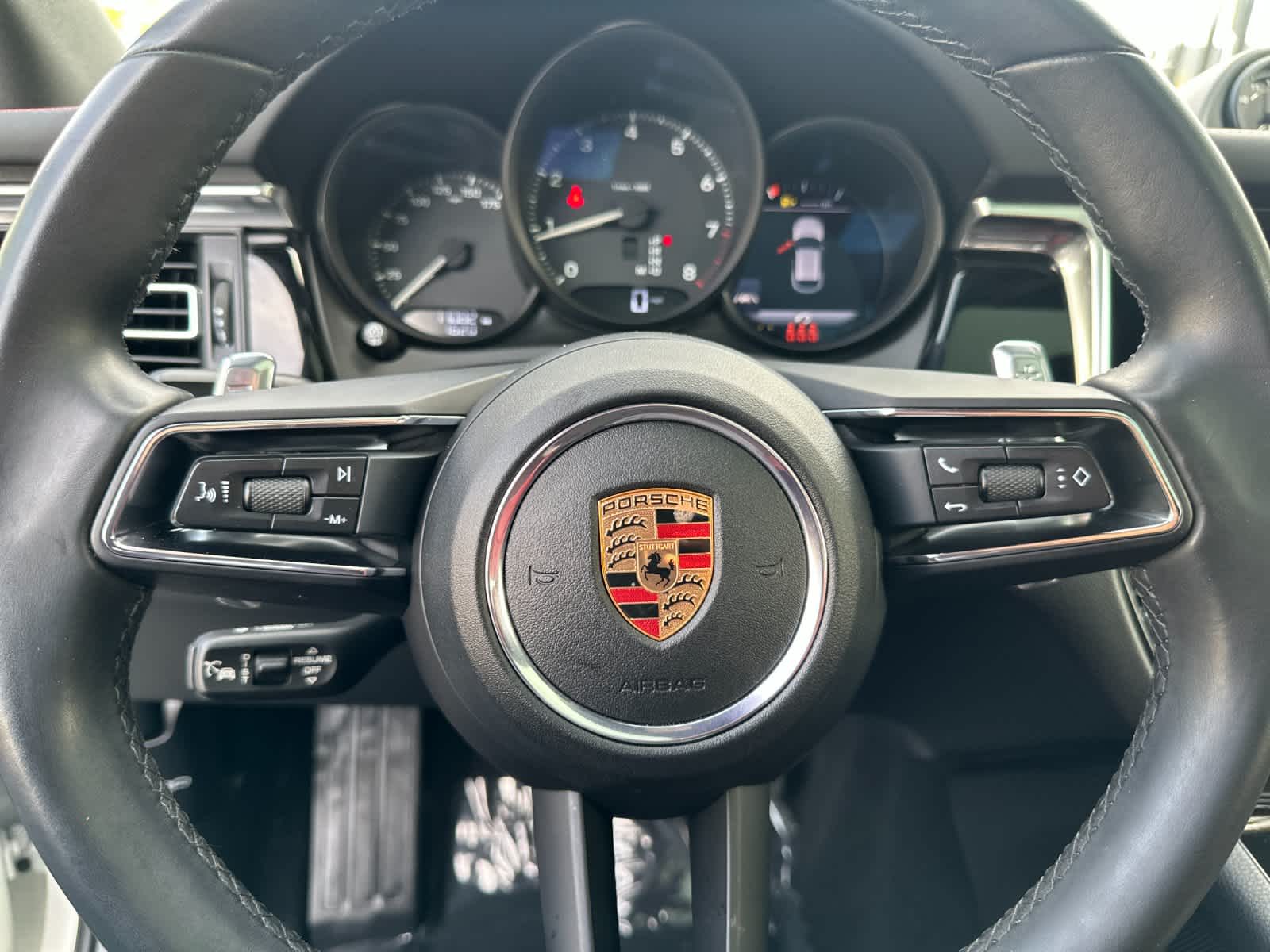 Thumbnail: 2025 Porsche Macan - 27