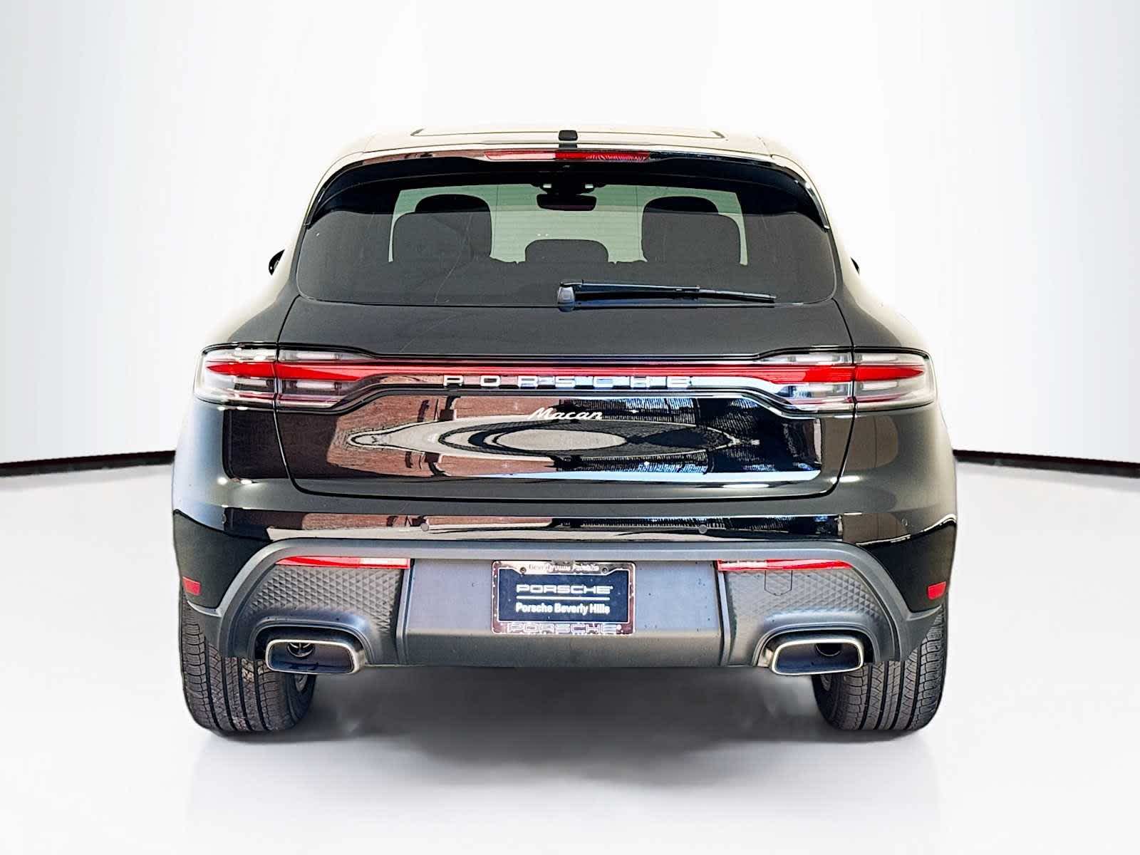 Thumbnail: 2026 Porsche Macan - 6