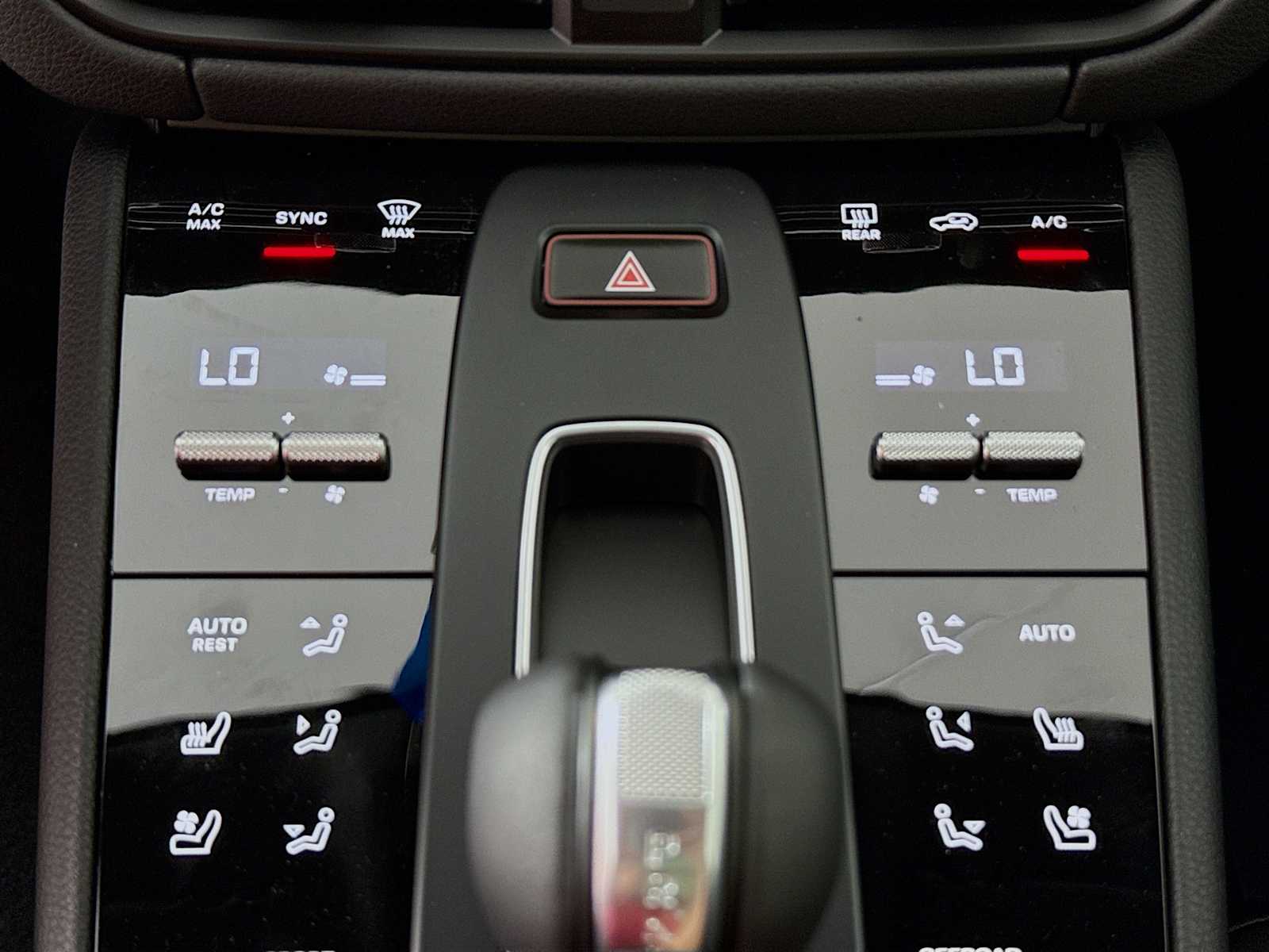 Thumbnail: 2026 Porsche Macan - 13