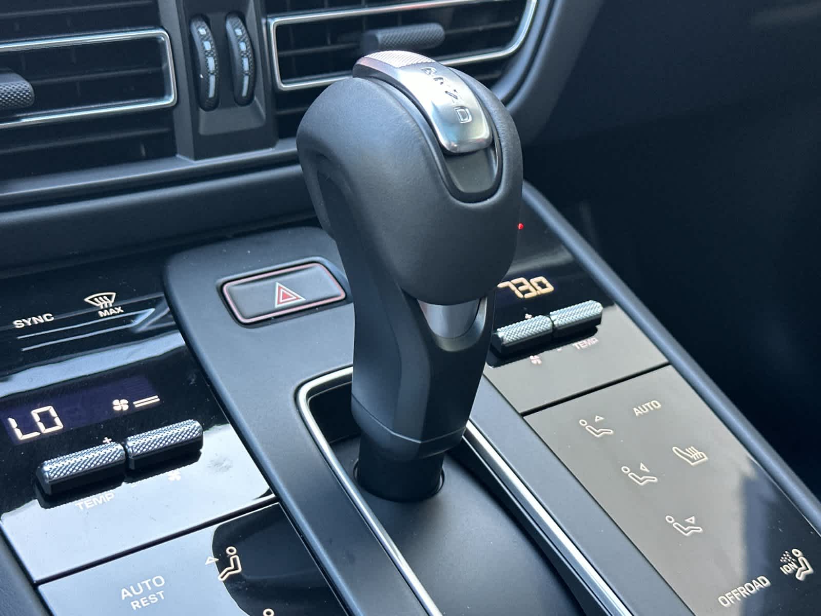 Thumbnail: 2026 Porsche Macan - 25