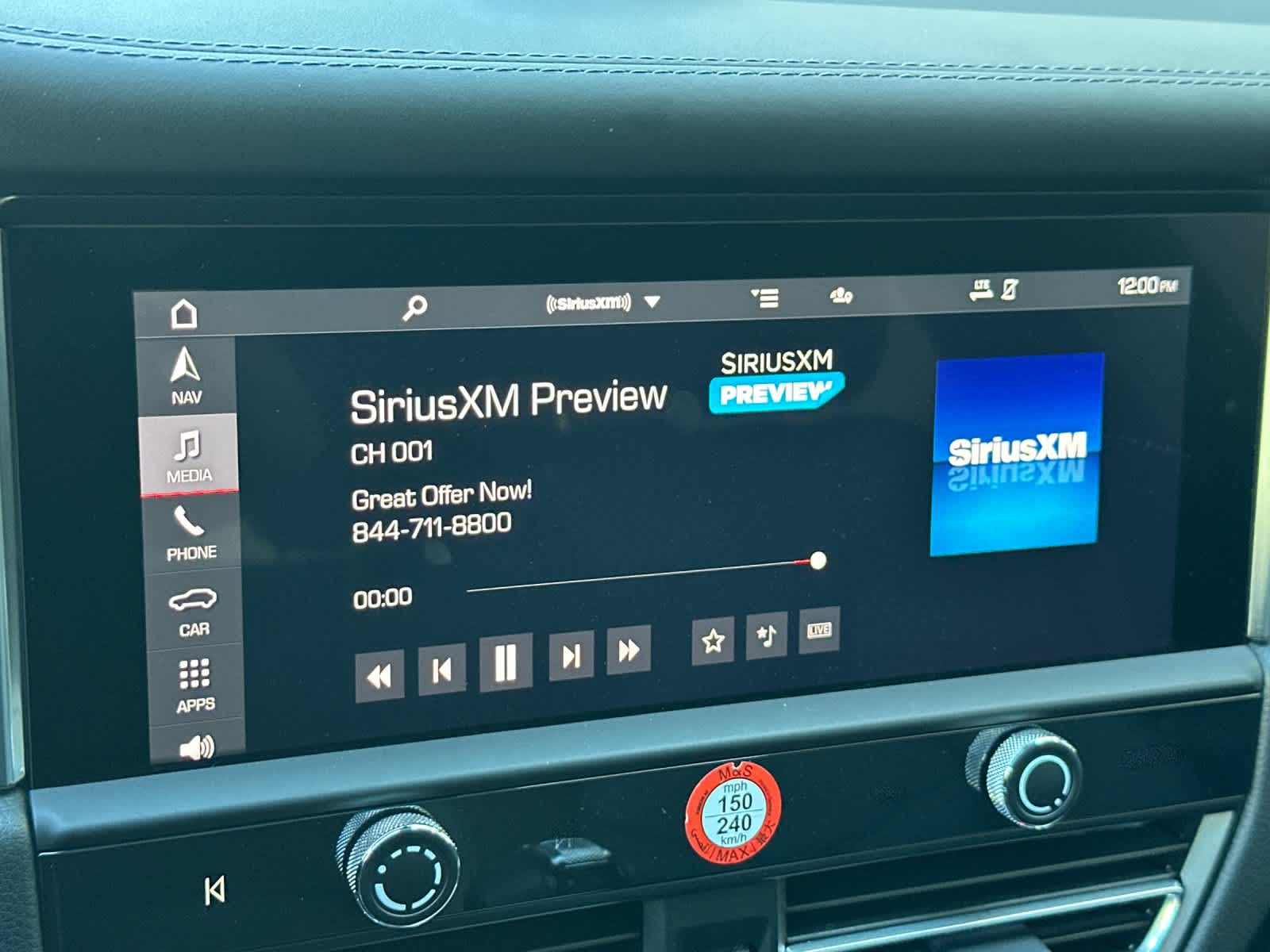 Thumbnail: 2025 Porsche Macan - 21