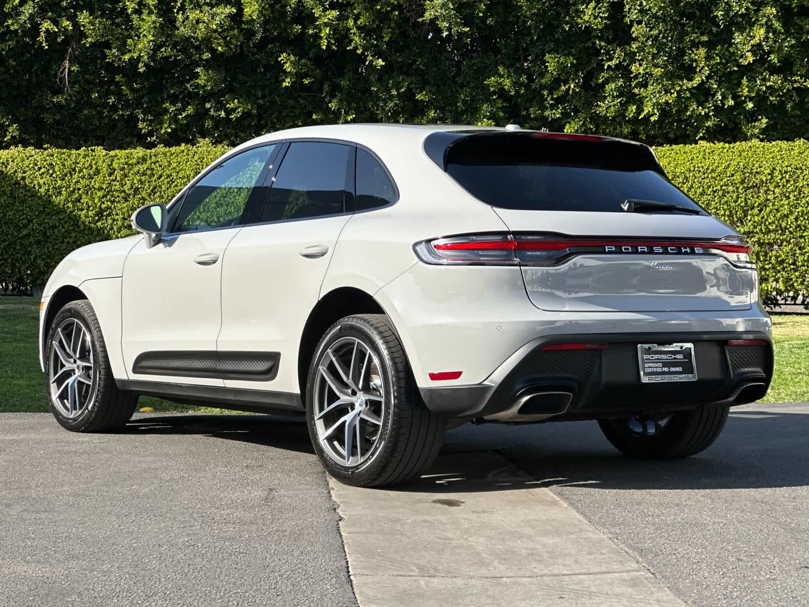 Thumbnail: 2025 Porsche Macan - 3