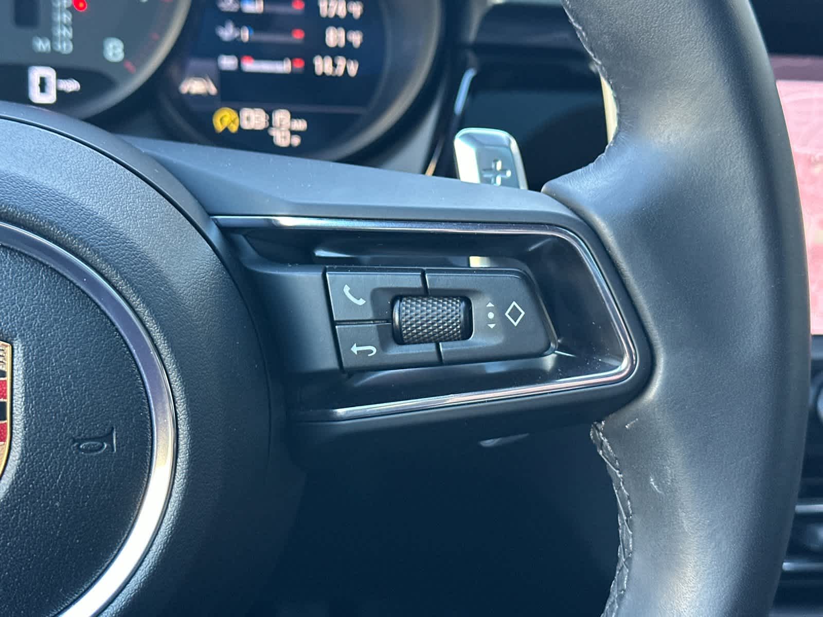 Thumbnail: 2025 Porsche Macan - 27