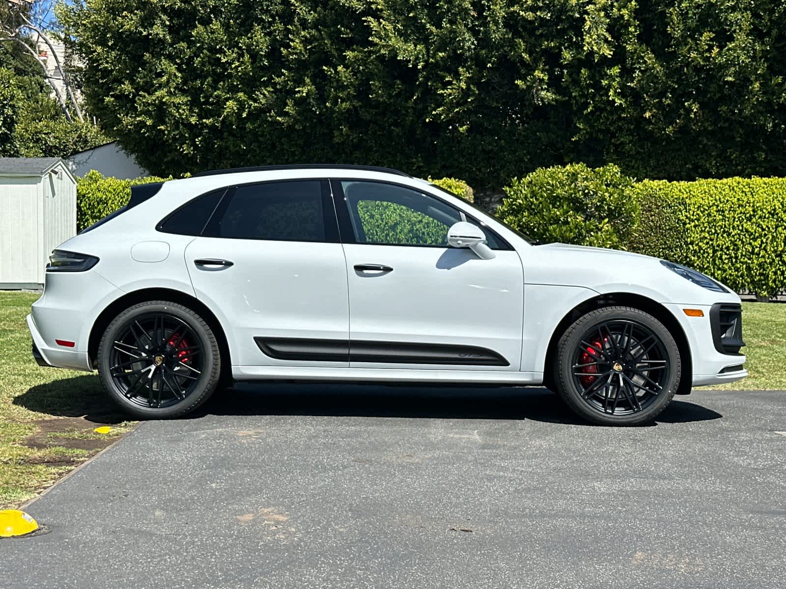 Thumbnail: 2026 Porsche Macan - 9