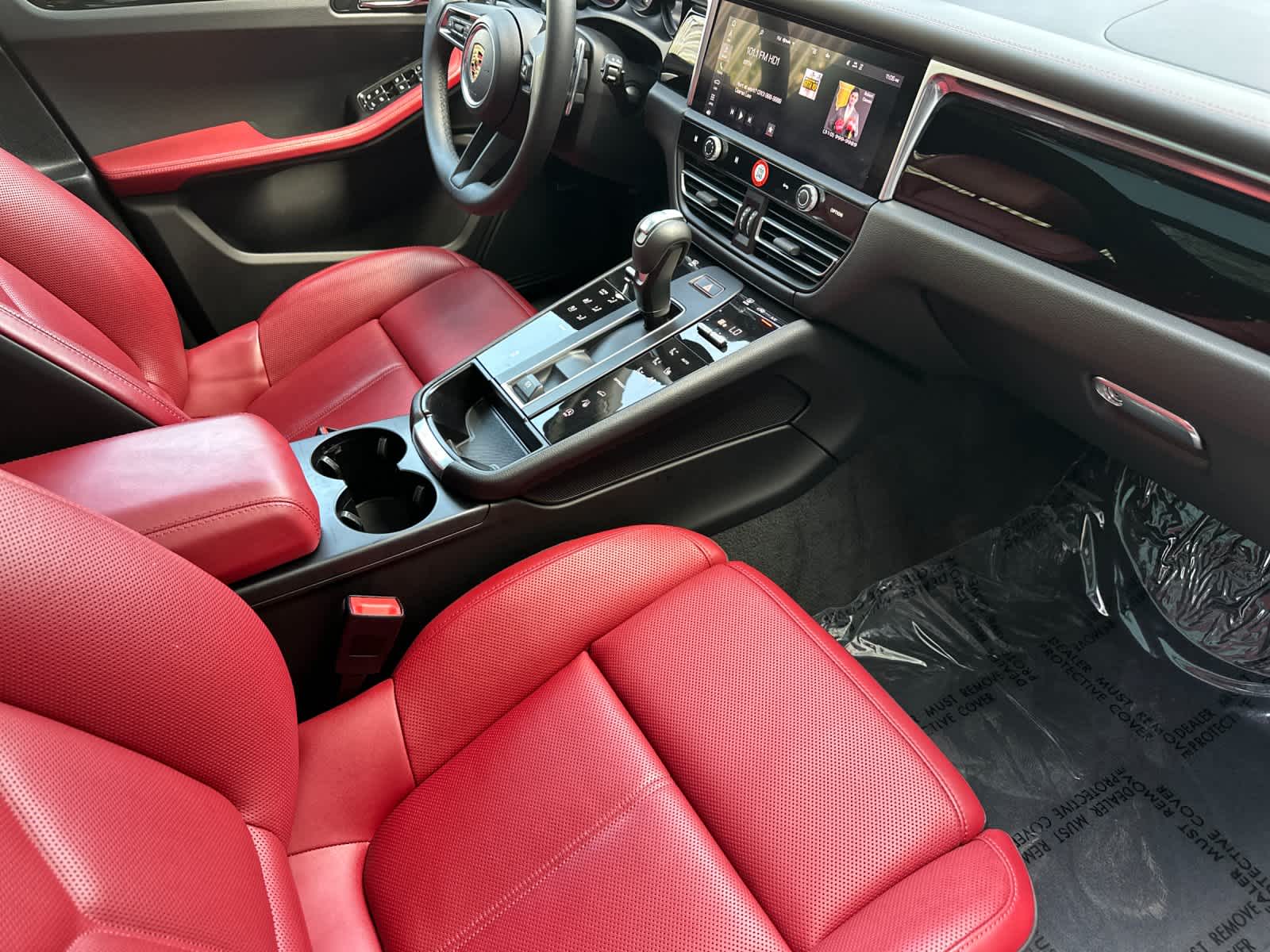 Thumbnail: 2025 Porsche Macan - 18