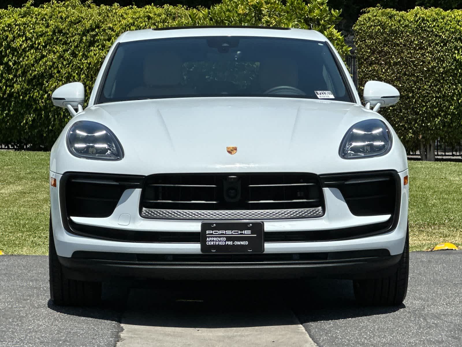 Thumbnail: 2025 Porsche Macan - 10