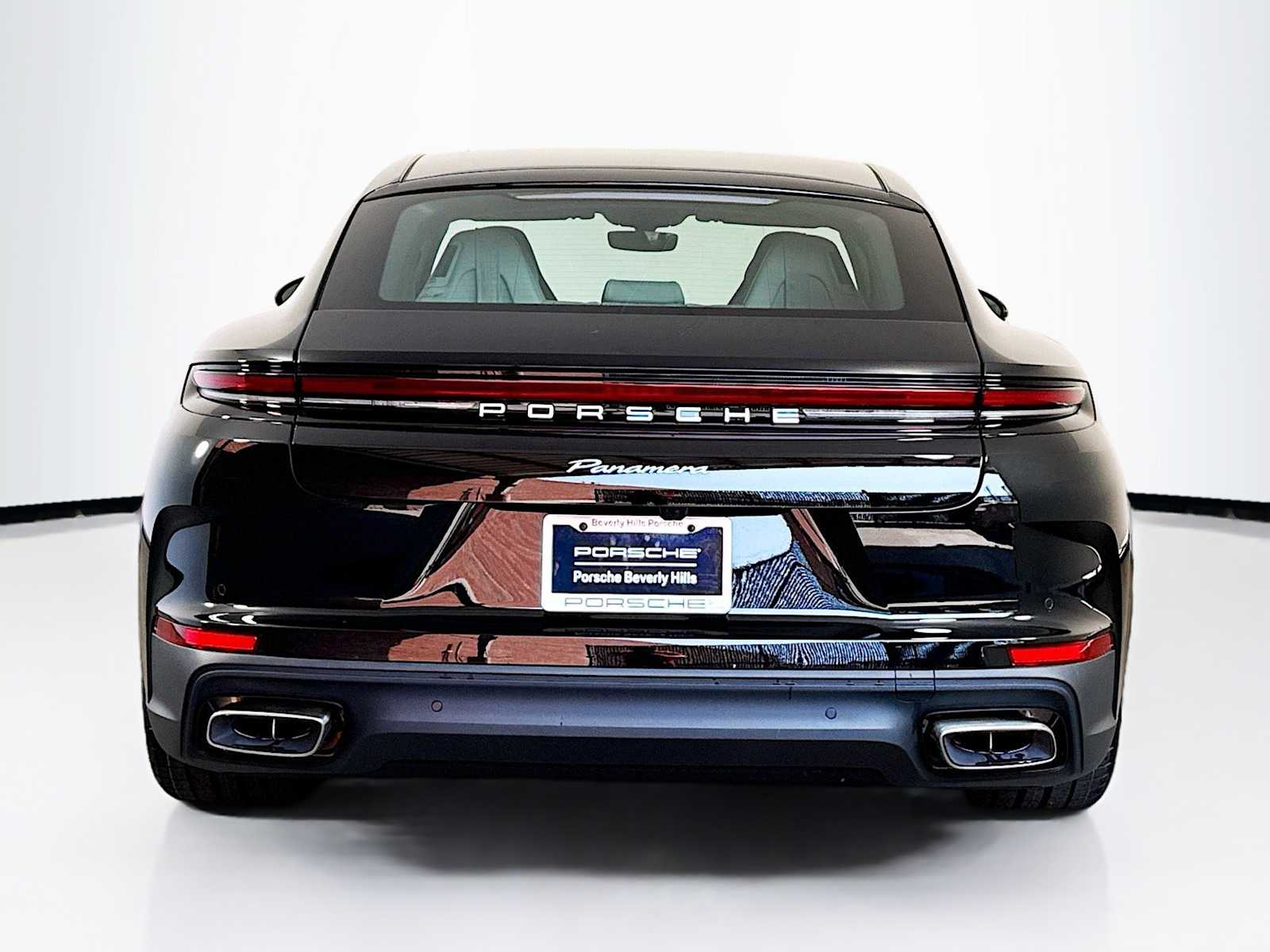 Thumbnail: 2025 Porsche Panamera - 10