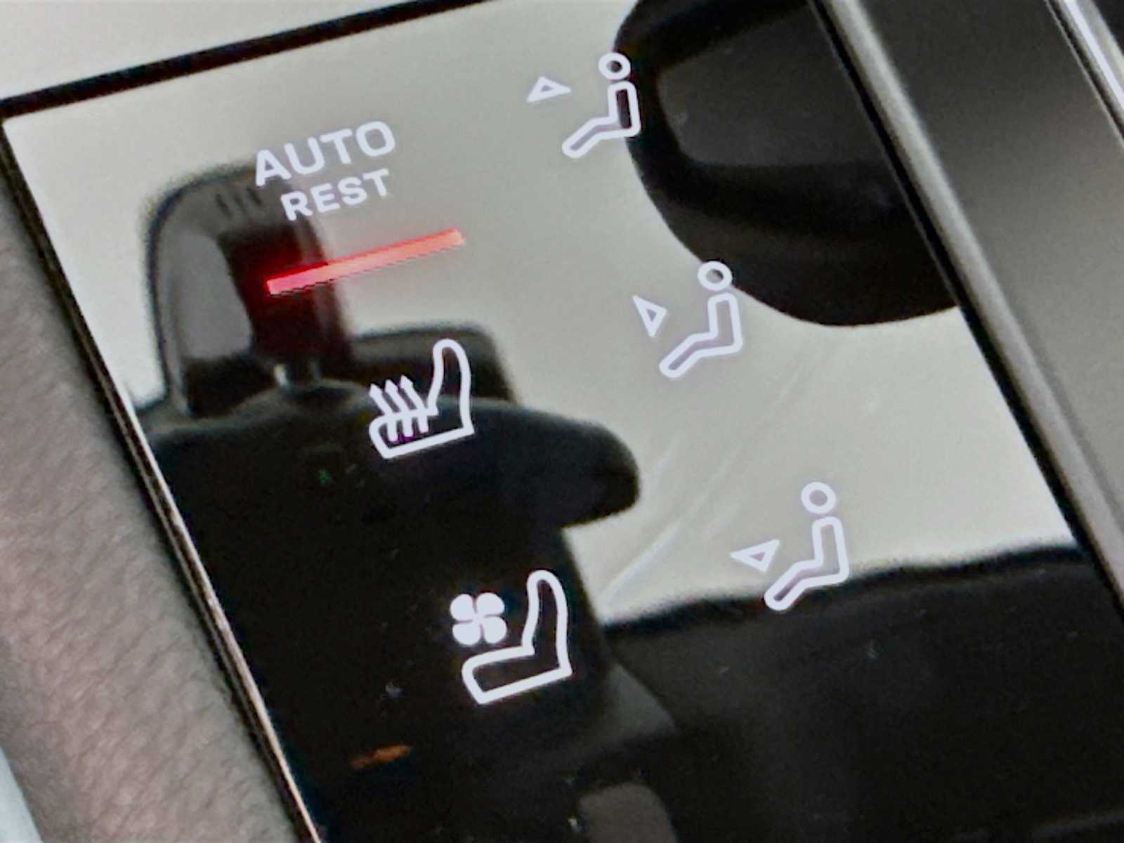 Thumbnail: 2025 Porsche Macan - 16