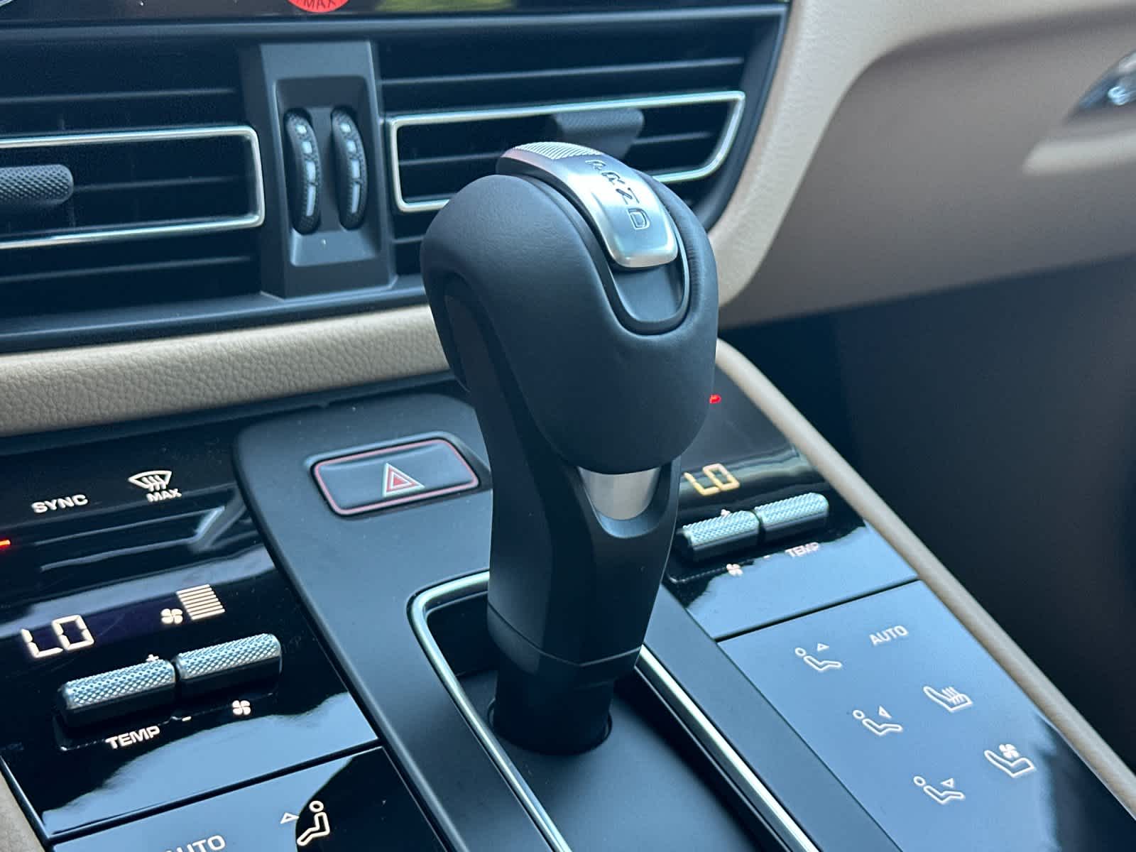 Thumbnail: 2026 Porsche Macan - 25