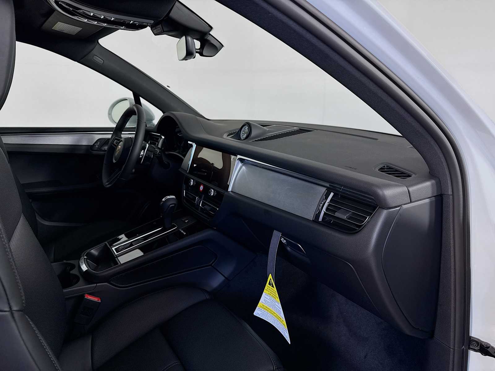 Thumbnail: 2026 Porsche Macan - 22