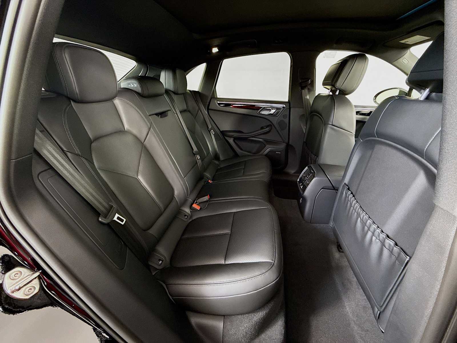 Thumbnail: 2025 Porsche Macan - 20